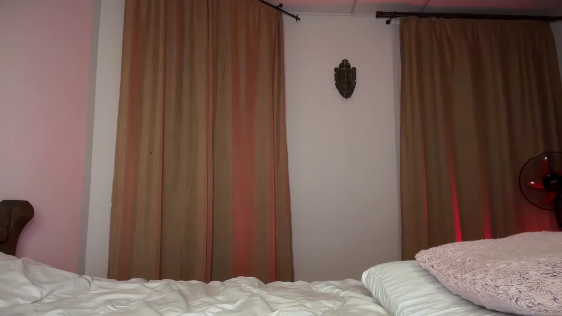 Gallery image thumbnail from UGLYGIRL_'s myfreecams stream on, 09/04/2024, 19:15 image 20 of 20