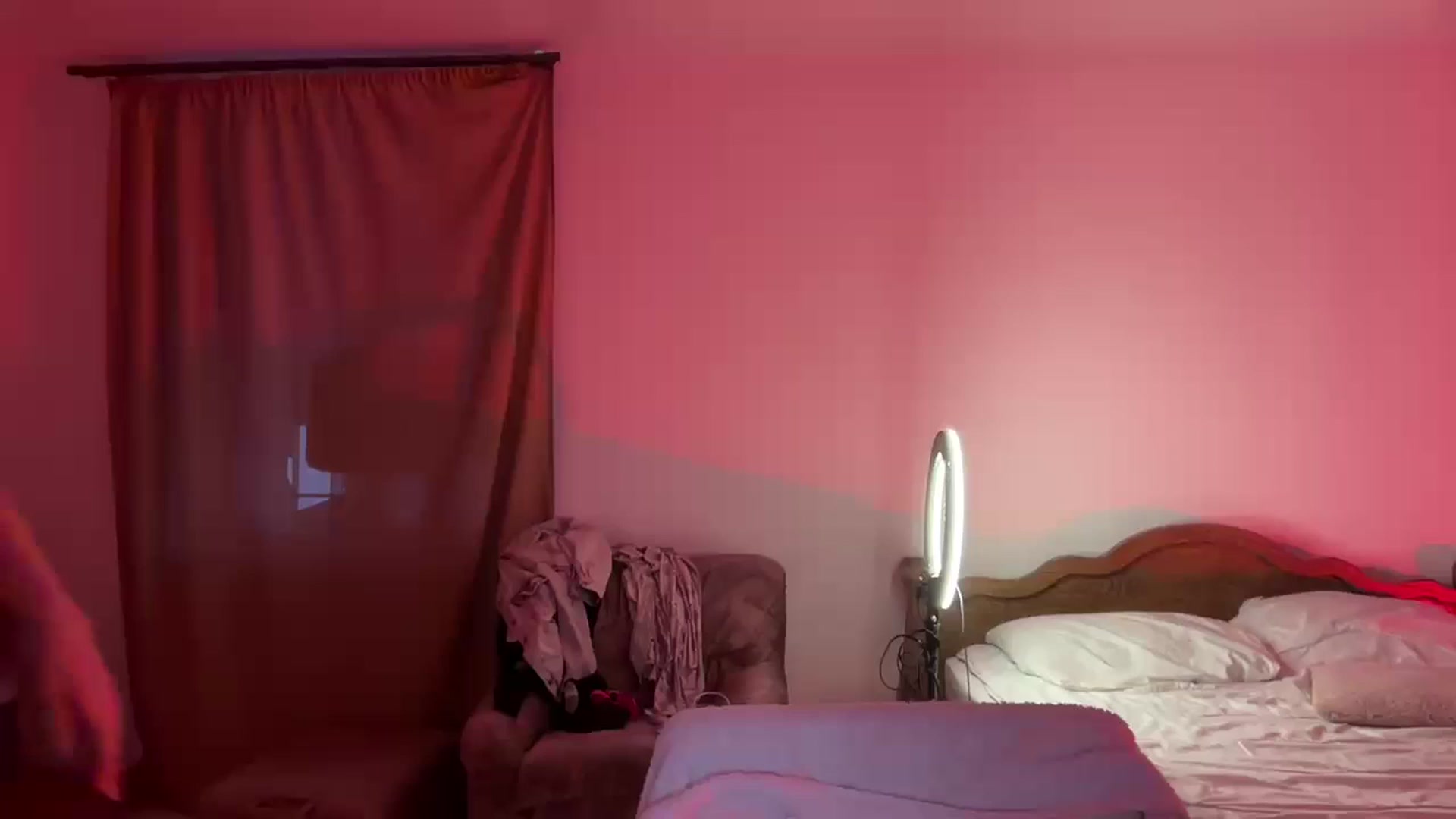 Gallery image thumbnail from UGLYGIRL_'s myfreecams stream on, 09/16/2024, 16:41 image 3 of 20