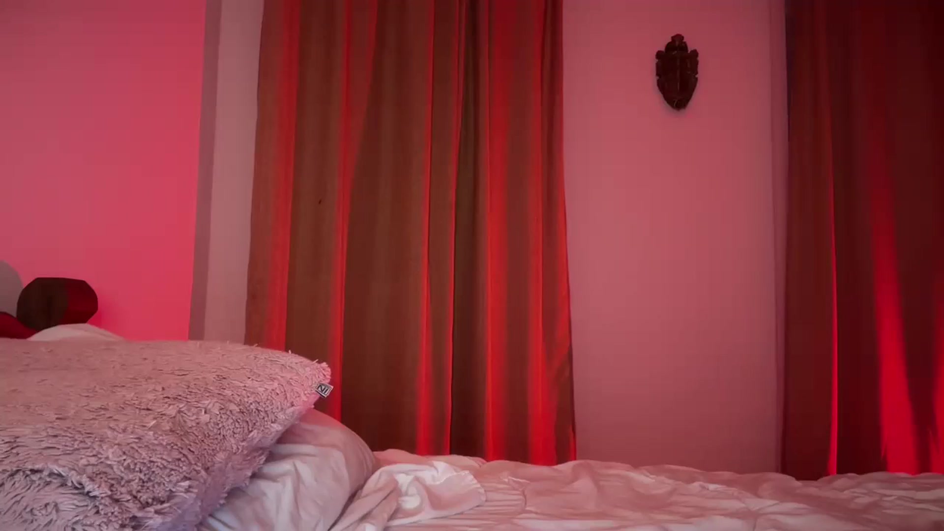 Gallery image thumbnail from UGLYGIRL_'s myfreecams stream on, 09/17/2024, 06:00 image 1 of 20