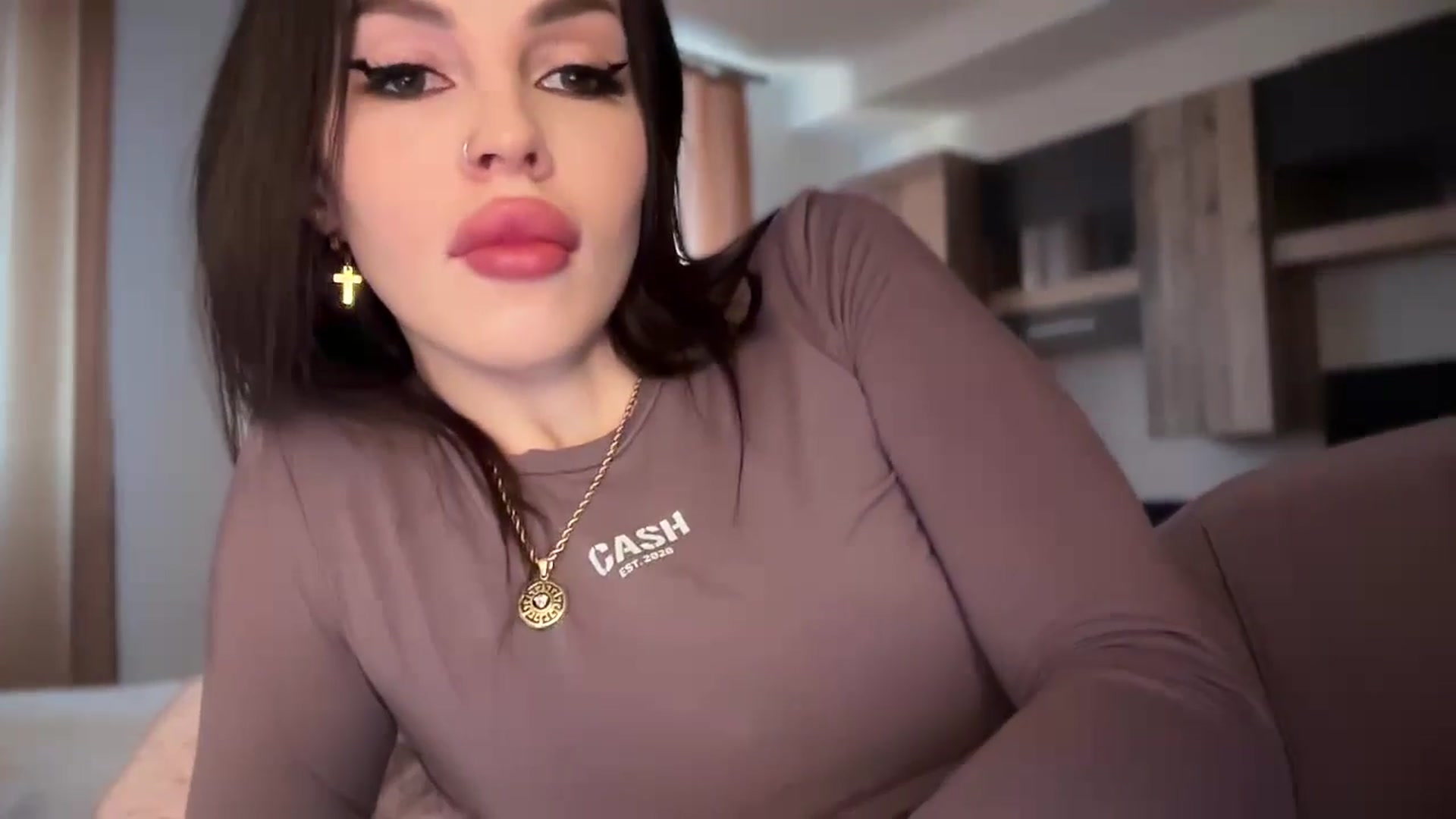 Gallery image thumbnail from UGLYGIRL_'s myfreecams stream on, 09/21/2024, 15:45 image 7 of 20