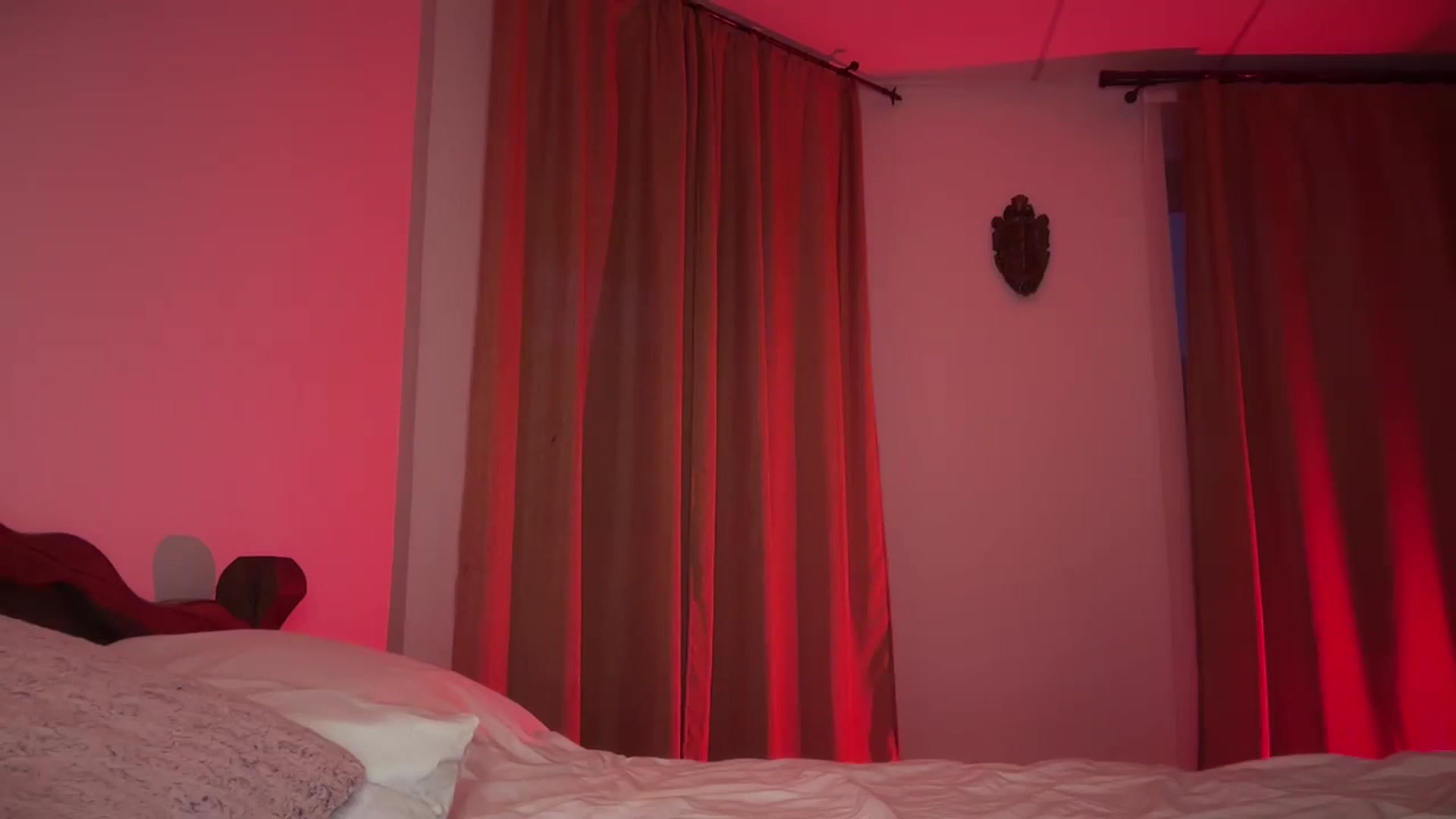 Gallery image thumbnail from UGLYGIRL_'s myfreecams stream on, 09/23/2024, 04:10 image 17 of 20