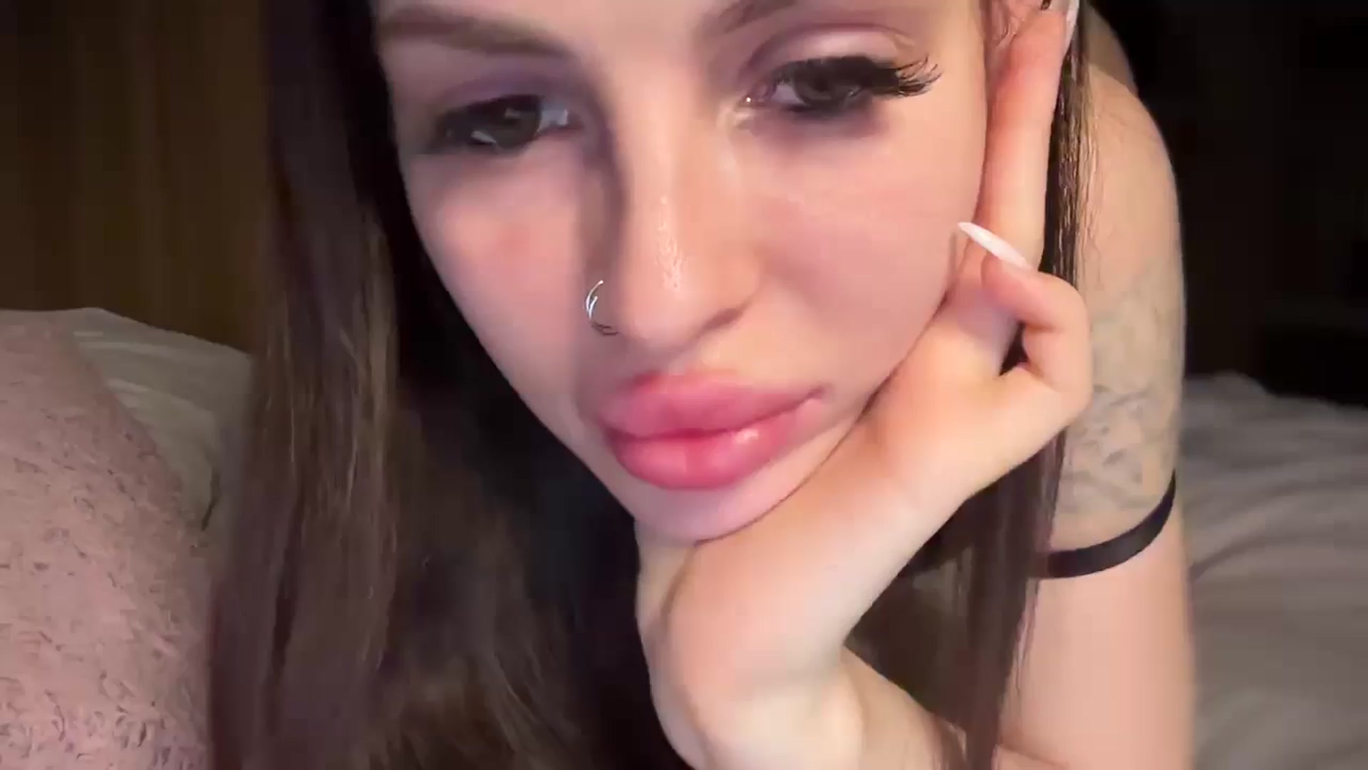 Gallery image thumbnail from UGLYGIRL_'s myfreecams stream on, 09/23/2024, 20:28 image 5 of 20