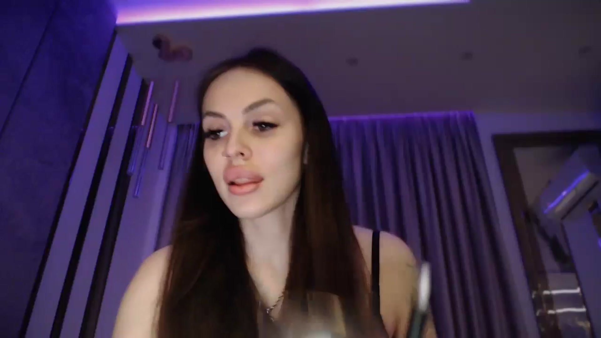 Gallery image thumbnail from UGLYGIRL_'s myfreecams stream on, 10/02/2024, 23:57 image 8 of 20