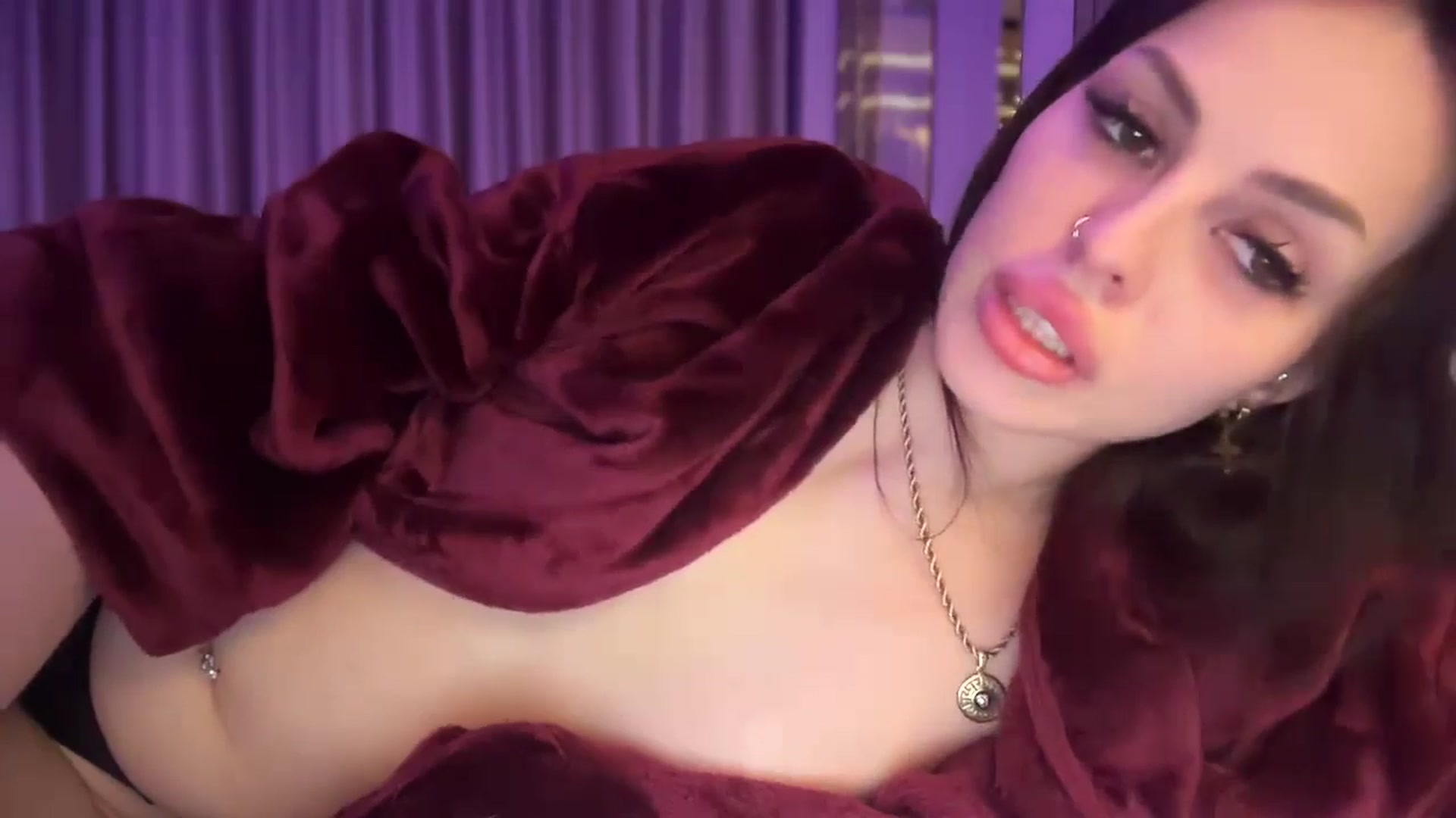 Gallery image thumbnail from UGLYGIRL_'s myfreecams stream on, 10/10/2024, 02:56 image 3 of 20