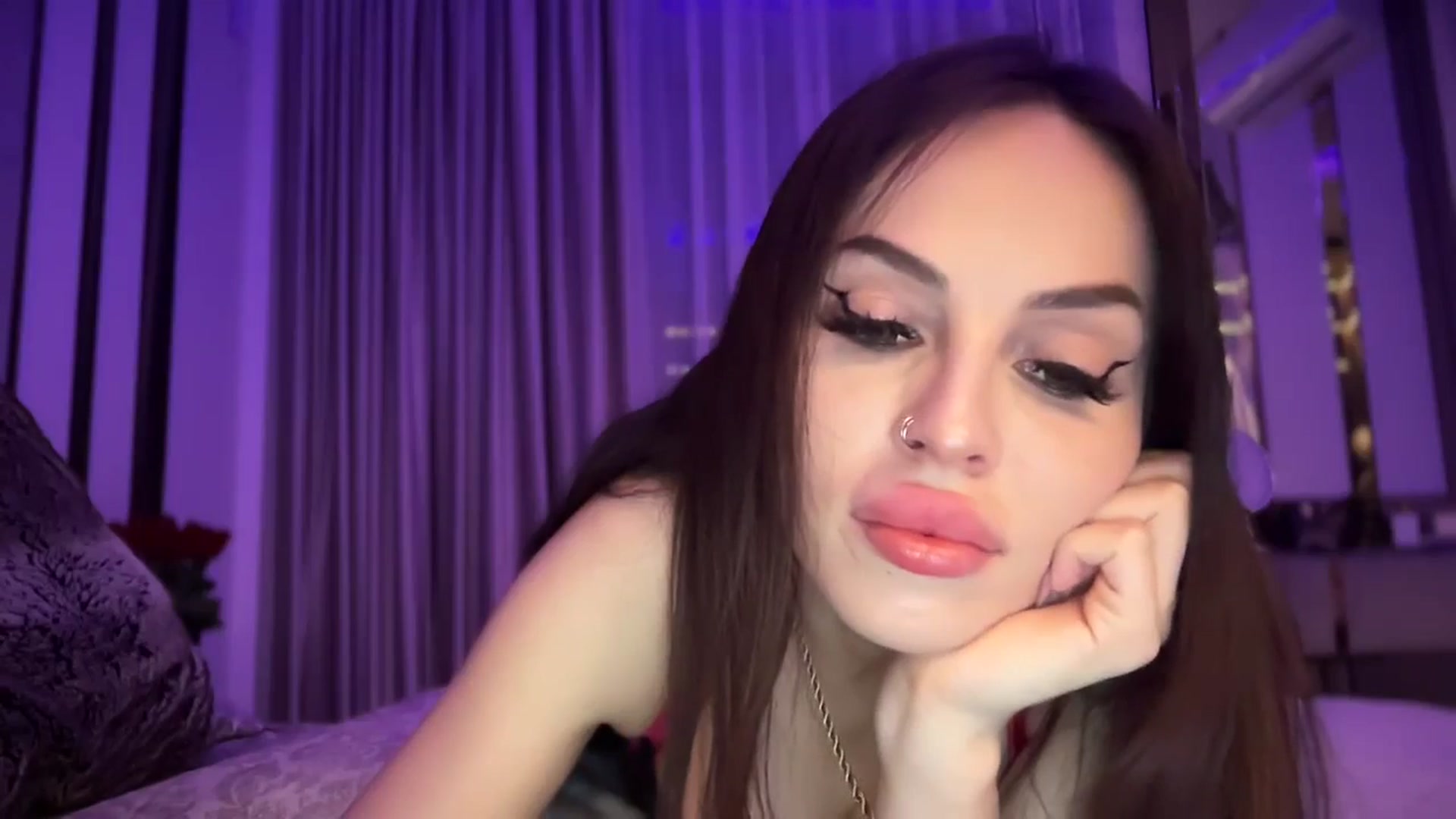 Gallery image thumbnail from UGLYGIRL_'s myfreecams stream on, 10/11/2024, 18:35 image 3 of 20