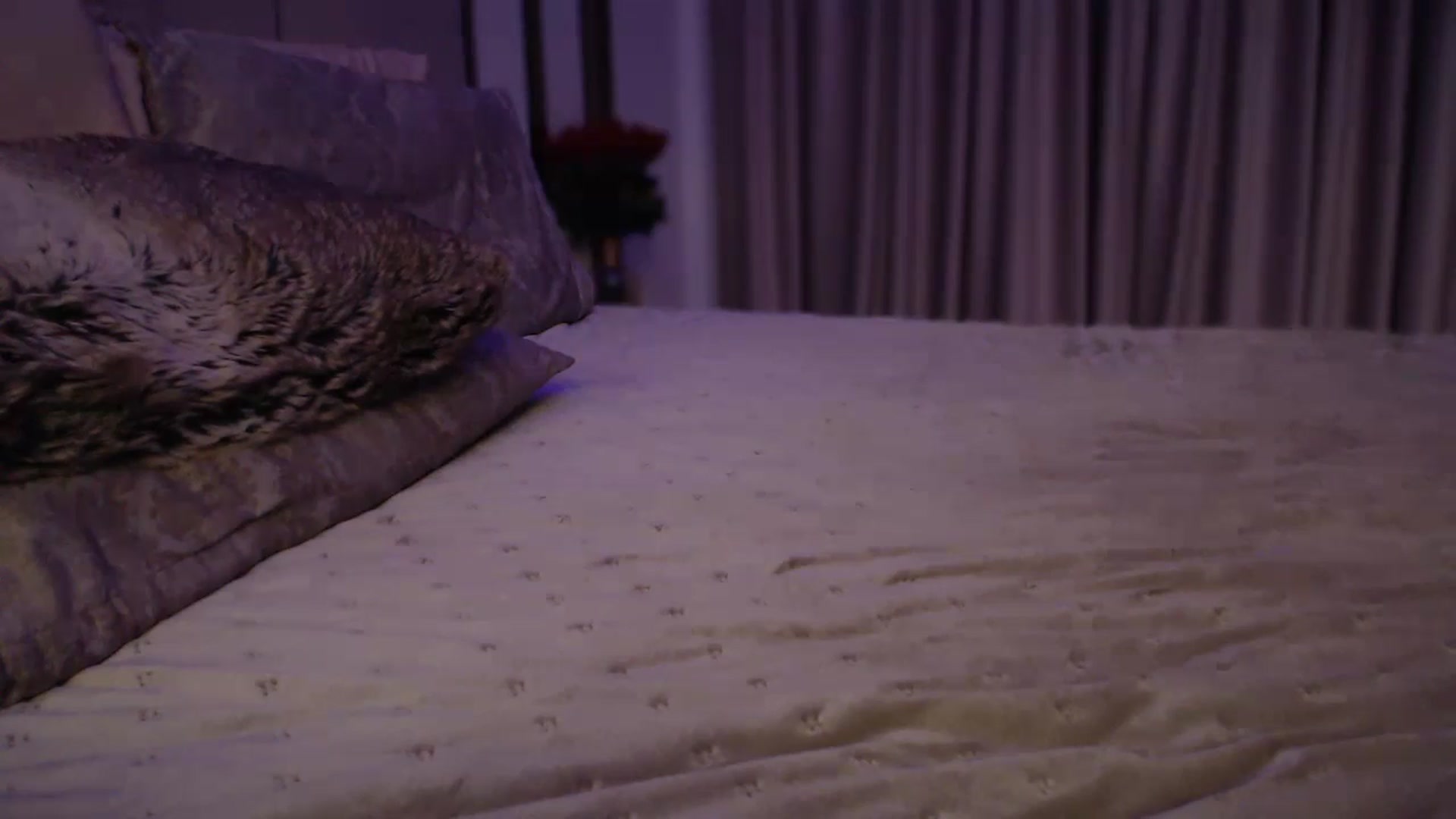 Gallery image thumbnail from UGLYGIRL_'s myfreecams stream on, 10/14/2024, 04:32 image 17 of 20