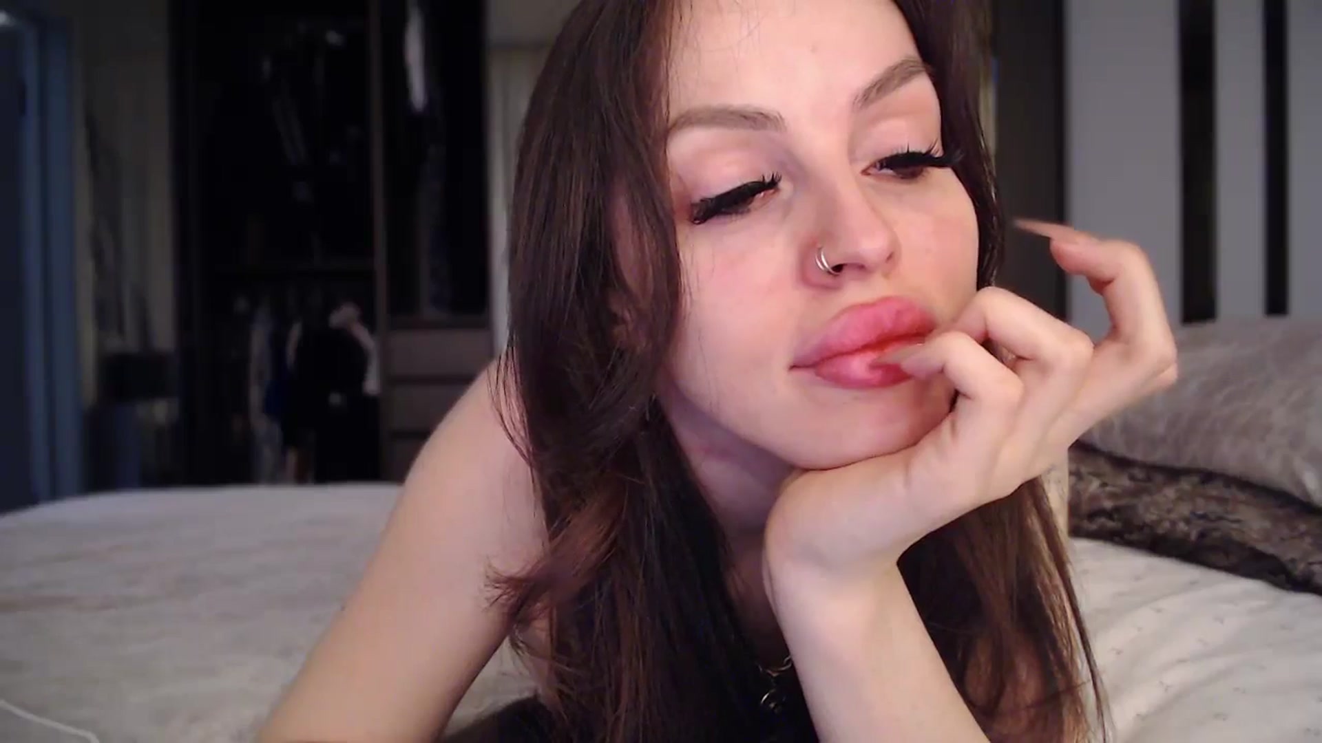 Gallery image thumbnail from UGLYGIRL_'s myfreecams stream on, 10/18/2024, 08:47 image 18 of 20