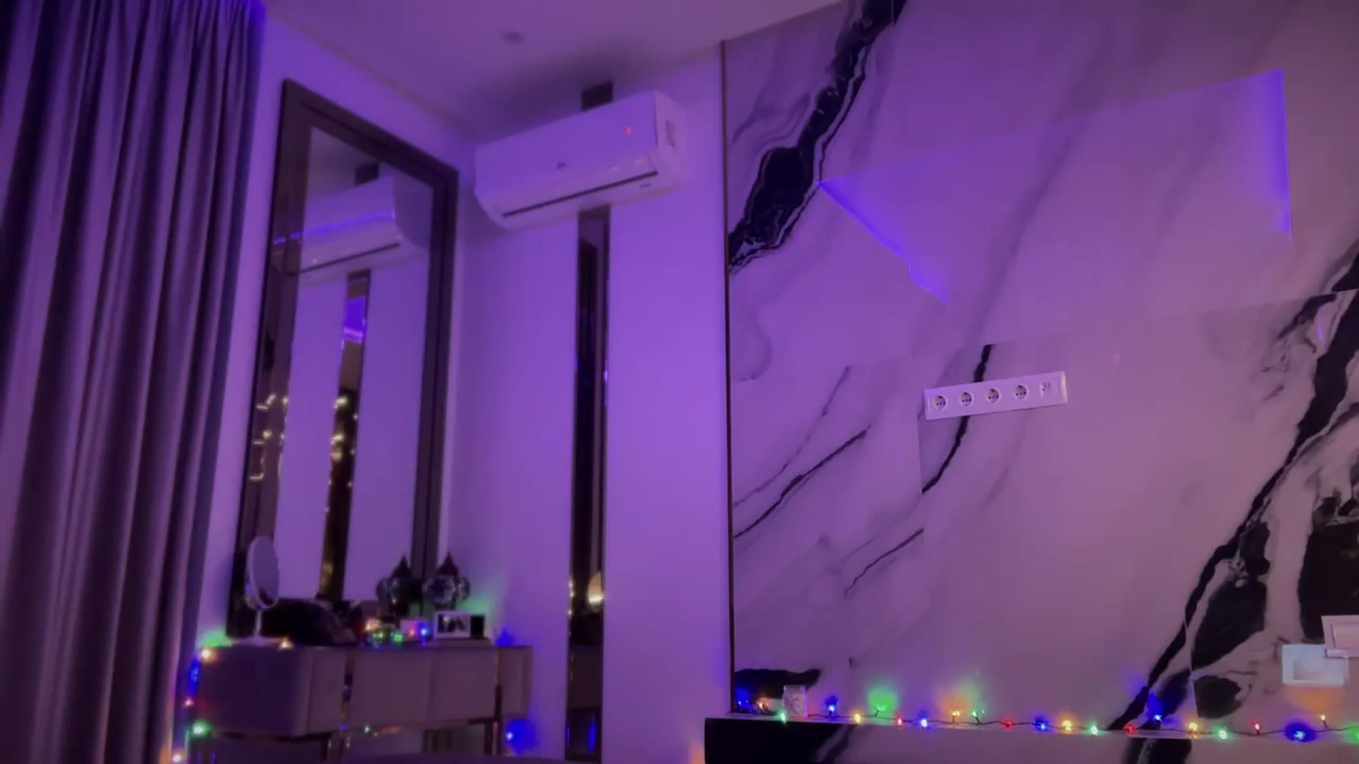Gallery image thumbnail from UGLYGIRL_'s myfreecams stream on, 10/28/2024, 22:43 image 2 of 20