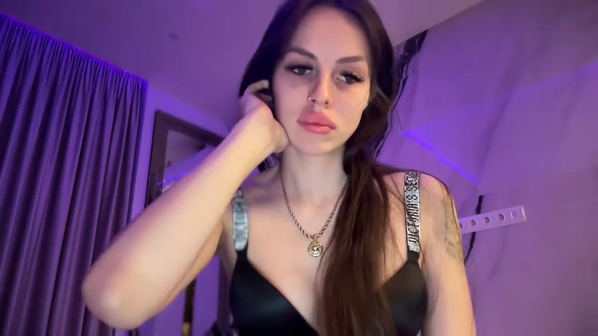 Gallery image thumbnail from UGLYGIRL_'s myfreecams stream on, 11/06/2024, 19:32 image 2 of 20