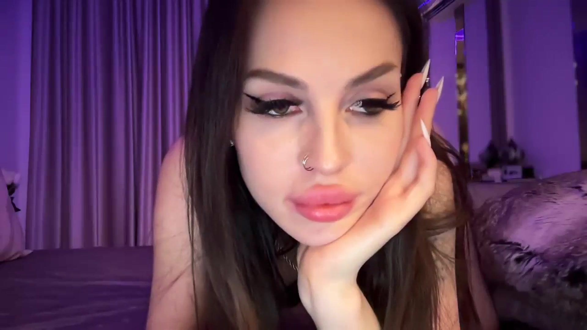 Gallery image thumbnail from UGLYGIRL_'s myfreecams stream on, 11/09/2024, 22:10 image 2 of 20