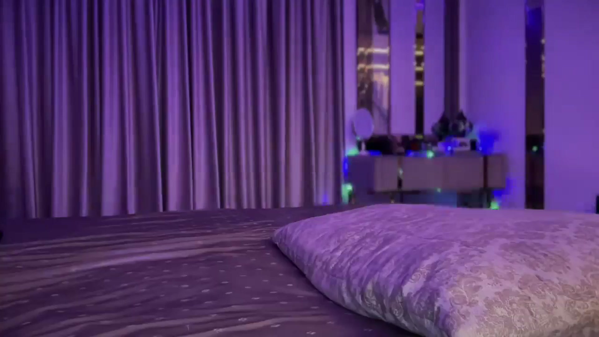 Gallery image thumbnail from UGLYGIRL_'s myfreecams stream on, 11/14/2024, 23:55 image 16 of 20