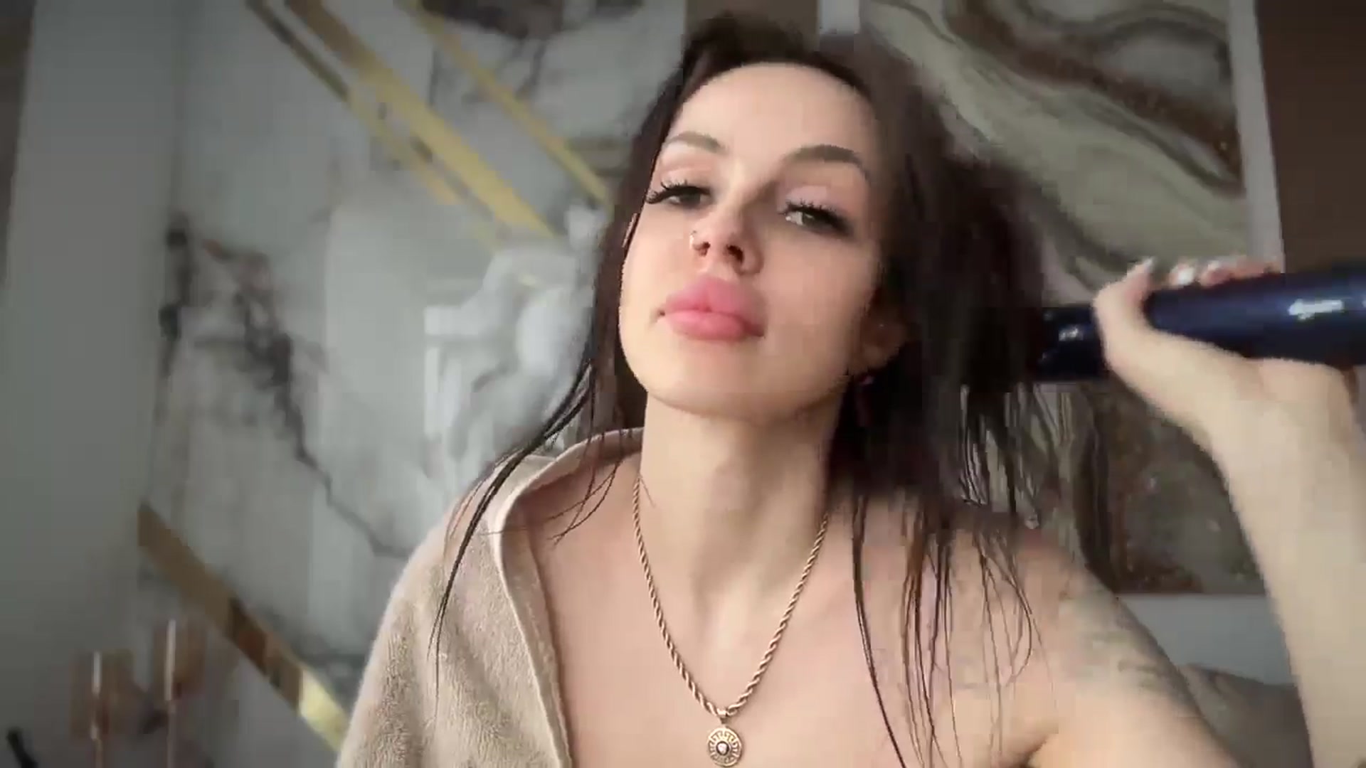 Gallery image thumbnail from UGLYGIRL_'s myfreecams stream on, 11/15/2024, 09:25 image 3 of 20