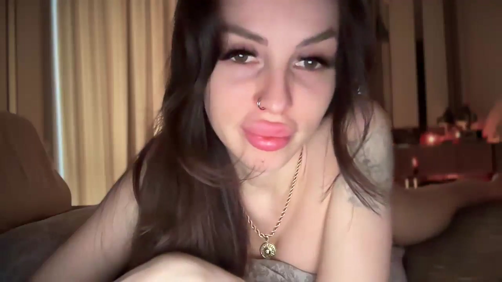 Gallery image thumbnail from UGLYGIRL_'s myfreecams stream on, 11/15/2024, 09:25 image 15 of 20