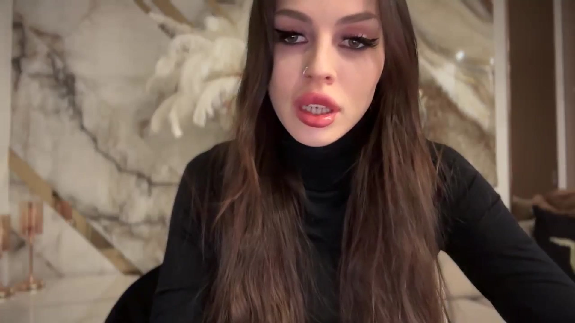 Gallery image thumbnail from UGLYGIRL_'s myfreecams stream on, 11/15/2024, 19:58 image 6 of 20