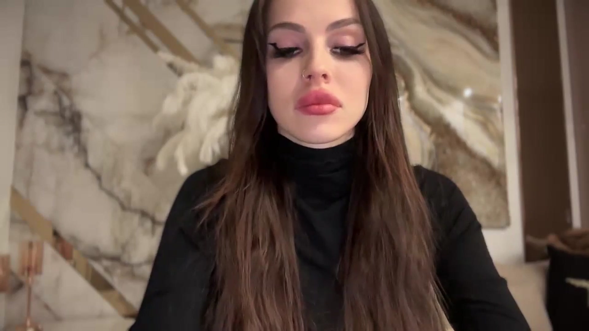 Gallery image thumbnail from UGLYGIRL_'s myfreecams stream on, 11/15/2024, 19:58 image 10 of 20