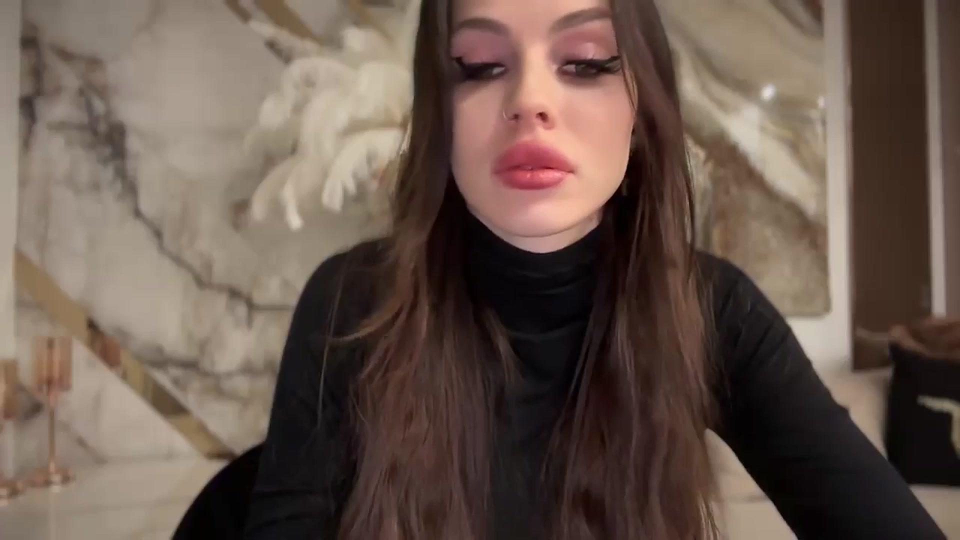 Gallery image thumbnail from UGLYGIRL_'s myfreecams stream on, 11/15/2024, 19:58 image 8 of 20