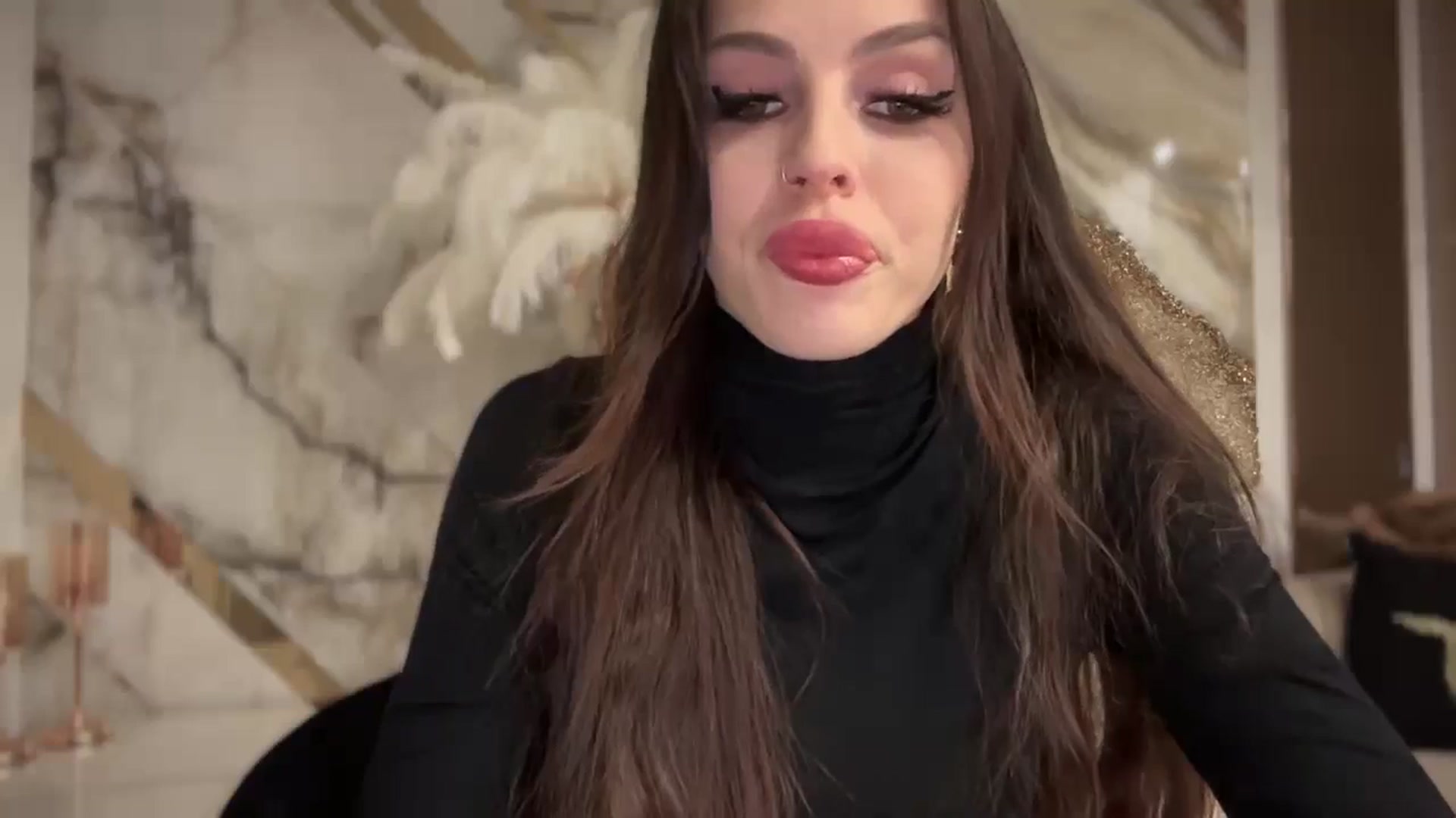 Gallery image thumbnail from UGLYGIRL_'s myfreecams stream on, 11/15/2024, 19:58 image 13 of 20