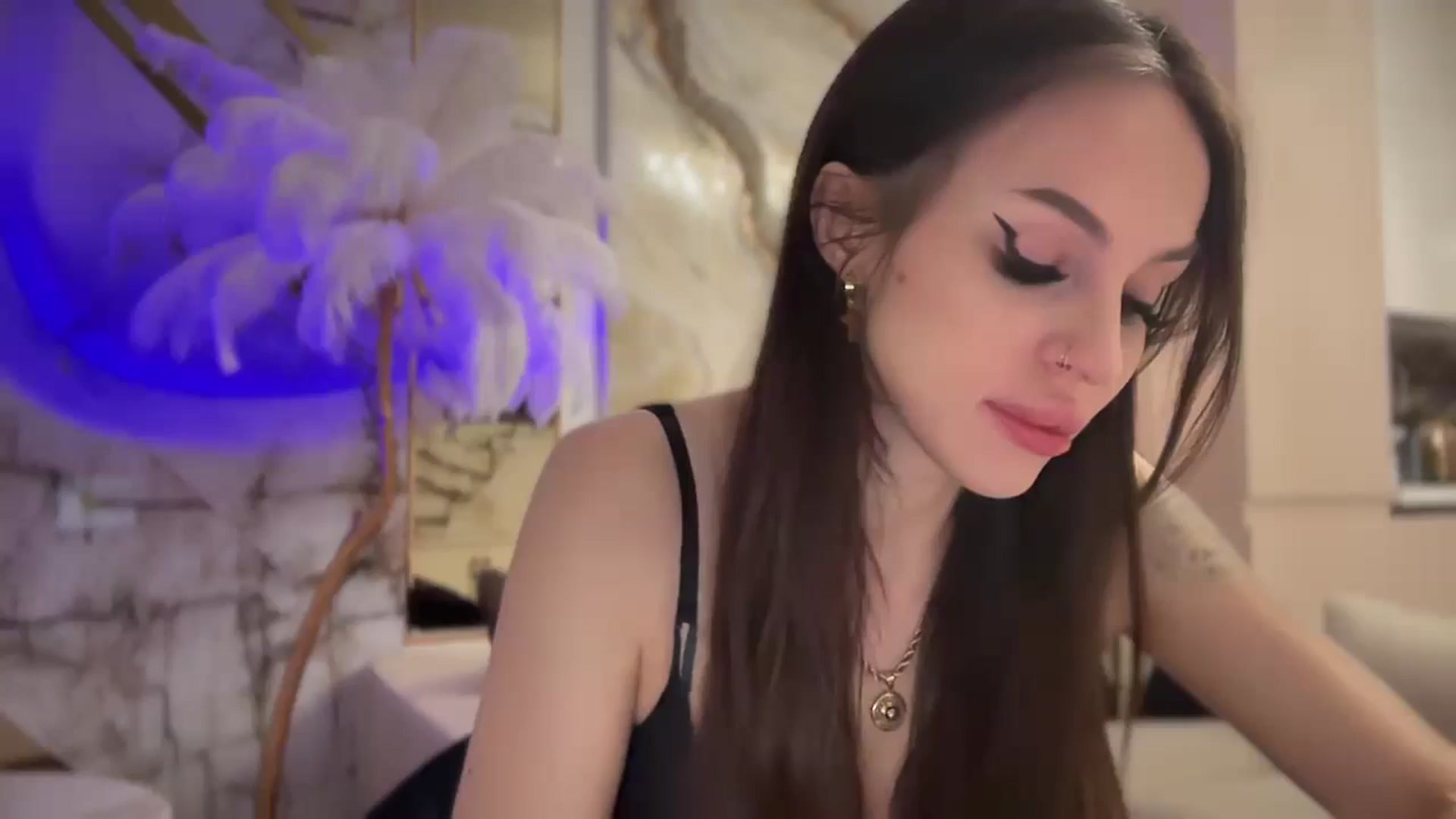Gallery image thumbnail from UGLYGIRL_'s myfreecams stream on, 11/18/2024, 19:53 image 9 of 20