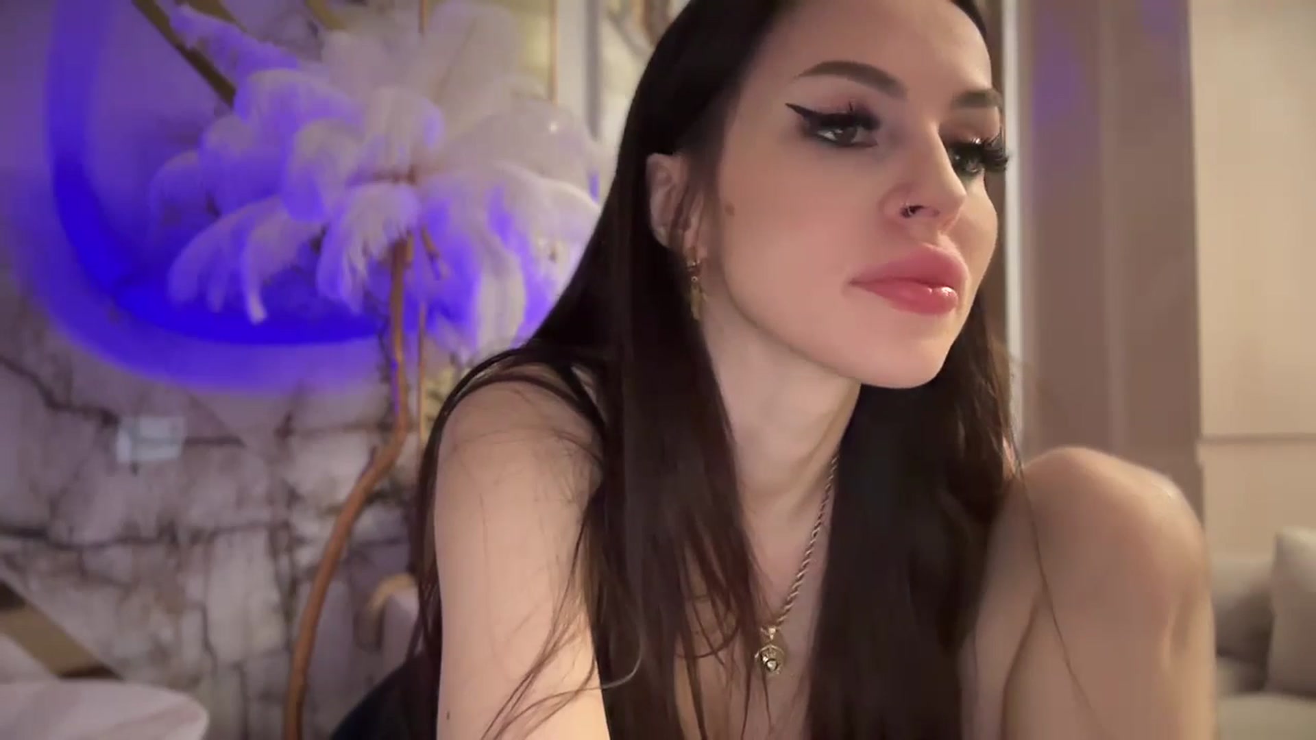 Gallery image thumbnail from UGLYGIRL_'s myfreecams stream on, 11/18/2024, 20:24 image 2 of 20