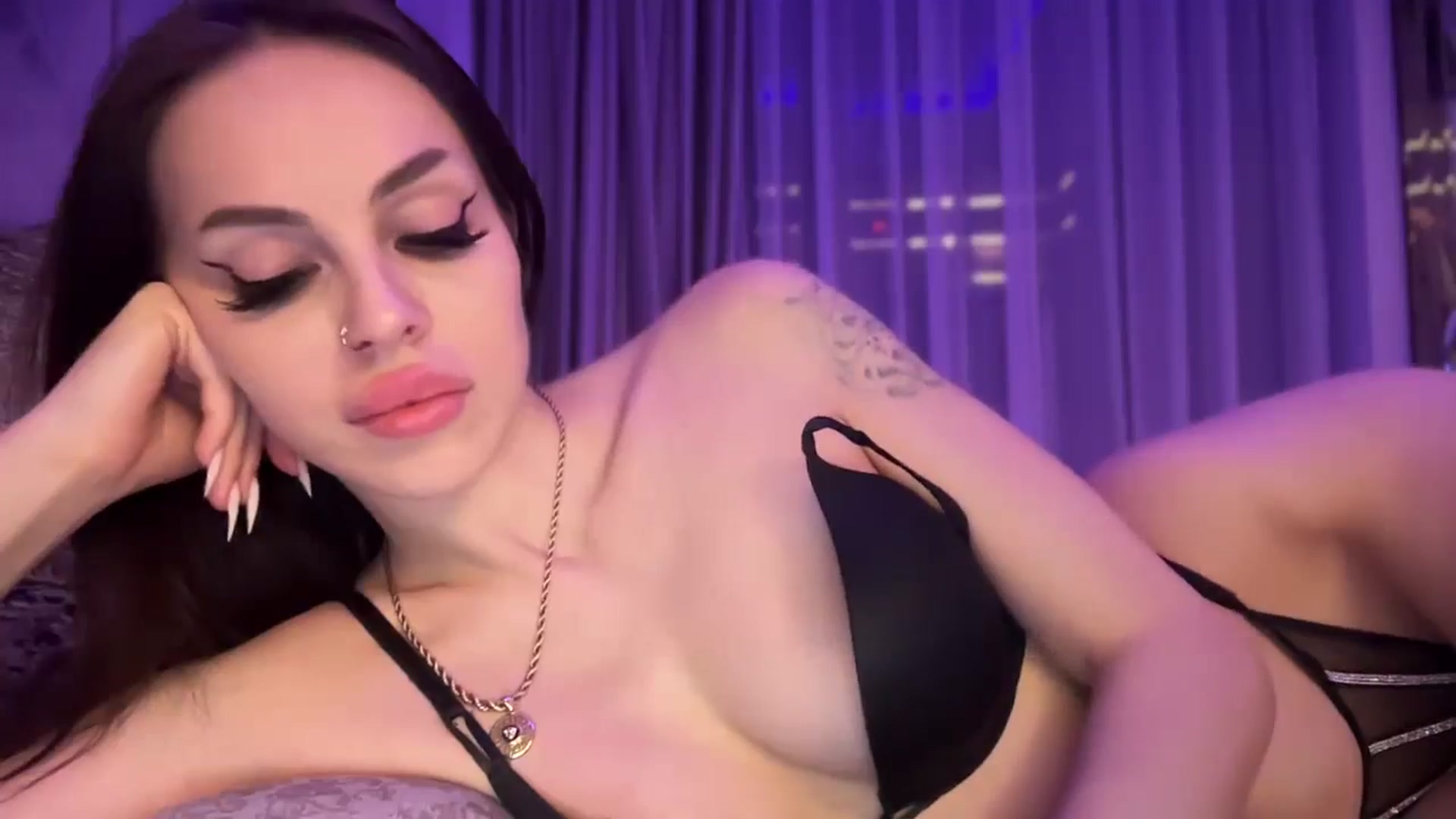 Gallery image thumbnail from UGLYGIRL_'s myfreecams stream on, 11/19/2024, 04:19 image 8 of 20