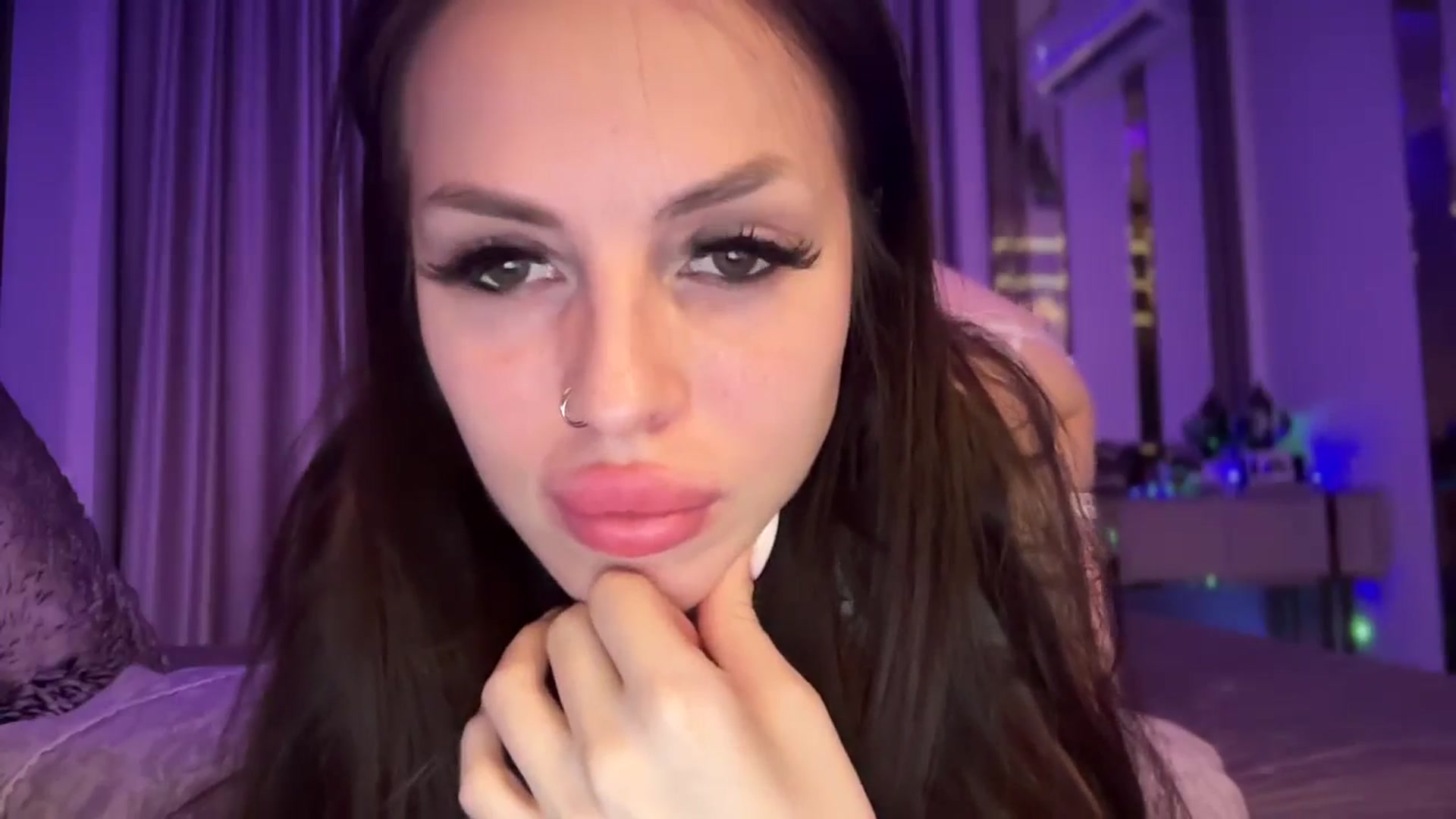 Gallery image thumbnail from UGLYGIRL_'s myfreecams stream on, 11/20/2024, 21:54 image 8 of 20