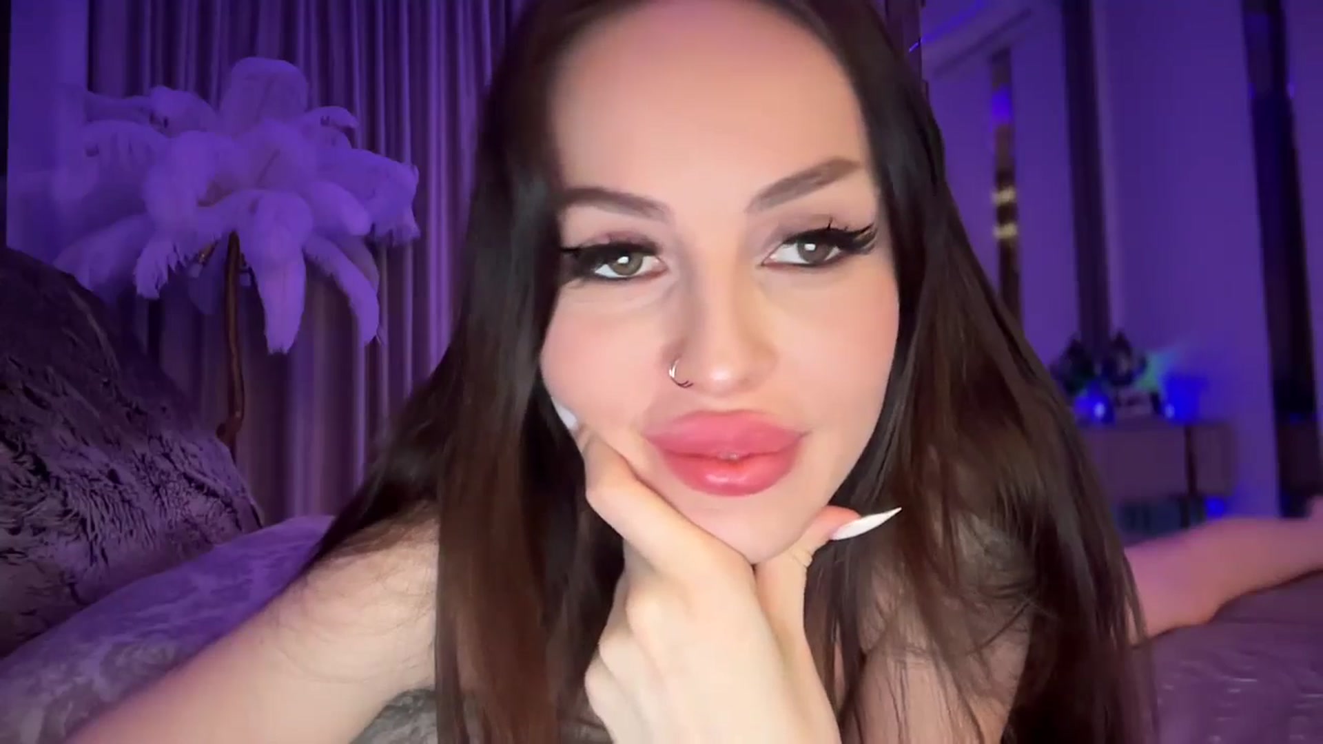 Gallery image thumbnail from UGLYGIRL_'s myfreecams stream on, 11/25/2024, 22:18 image 3 of 20