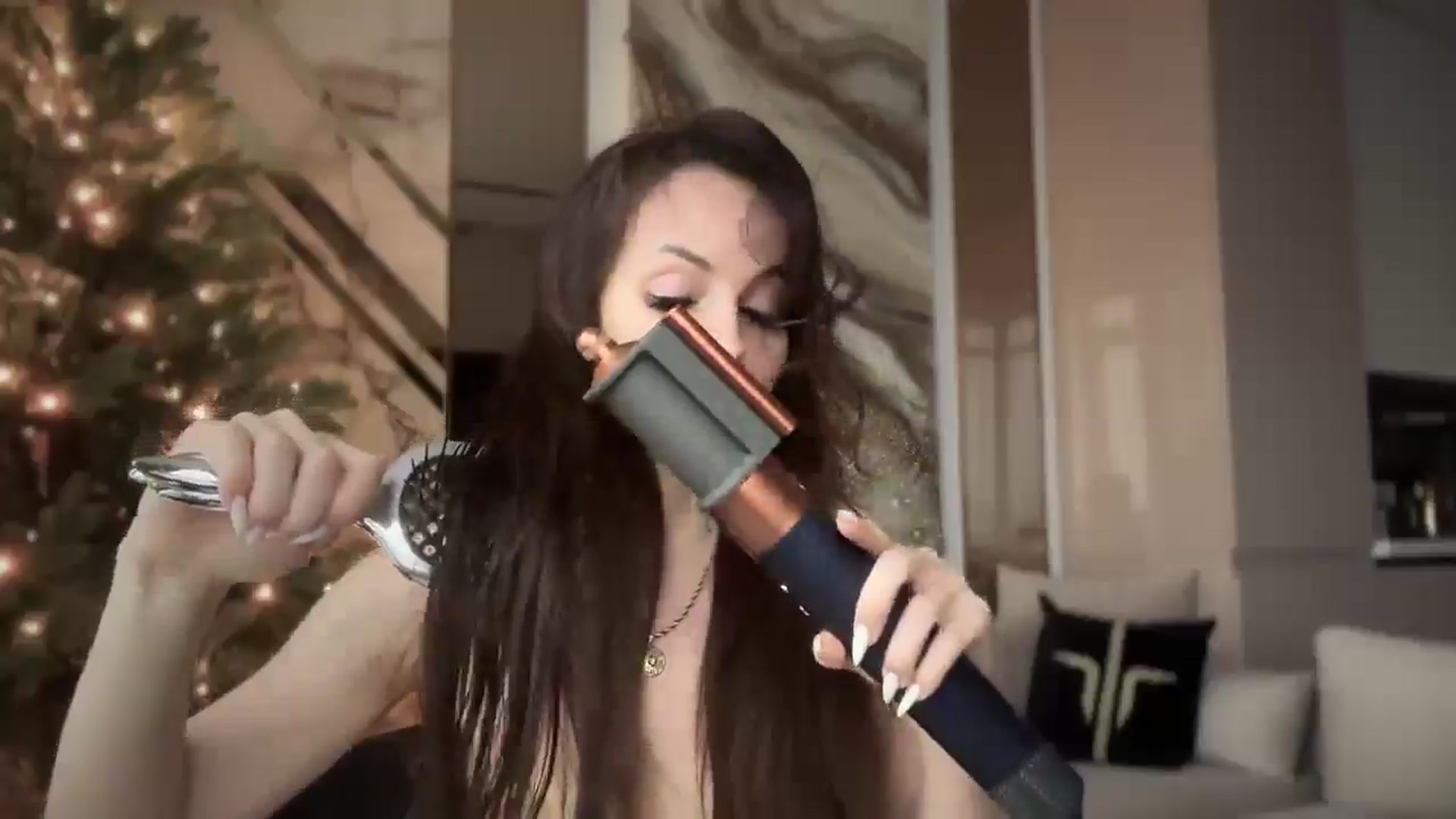 Gallery image thumbnail from UGLYGIRL_'s myfreecams stream on, 11/29/2024, 07:10 image 16 of 20