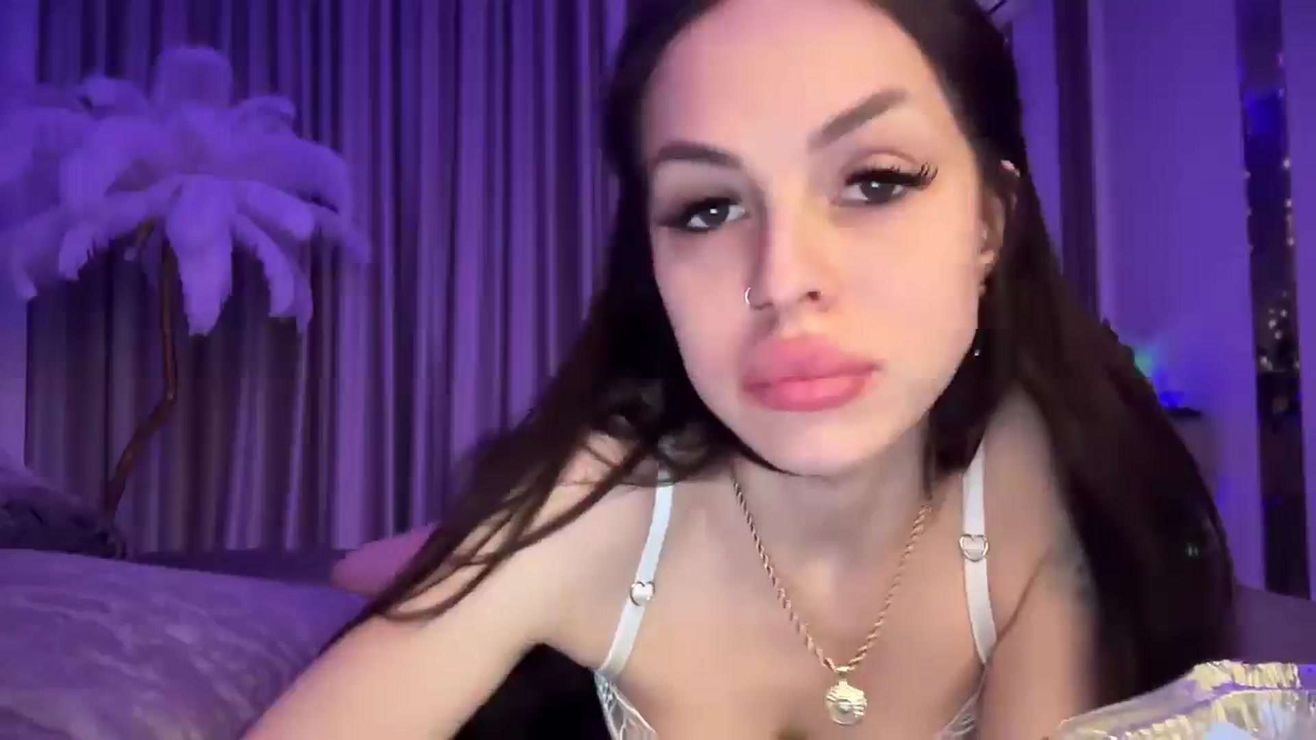 Gallery image thumbnail from UGLYGIRL_'s myfreecams stream on, 12/03/2024, 24:00 image 9 of 20