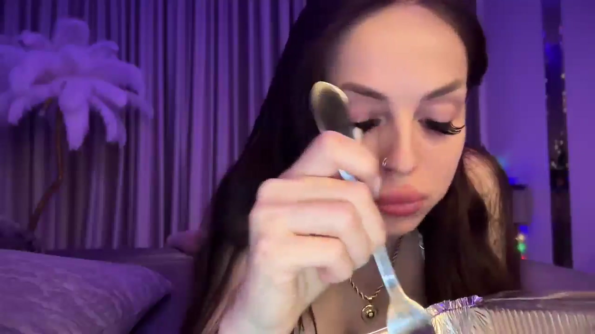 Gallery image thumbnail from UGLYGIRL_'s myfreecams stream on, 12/03/2024, 24:00 image 13 of 20