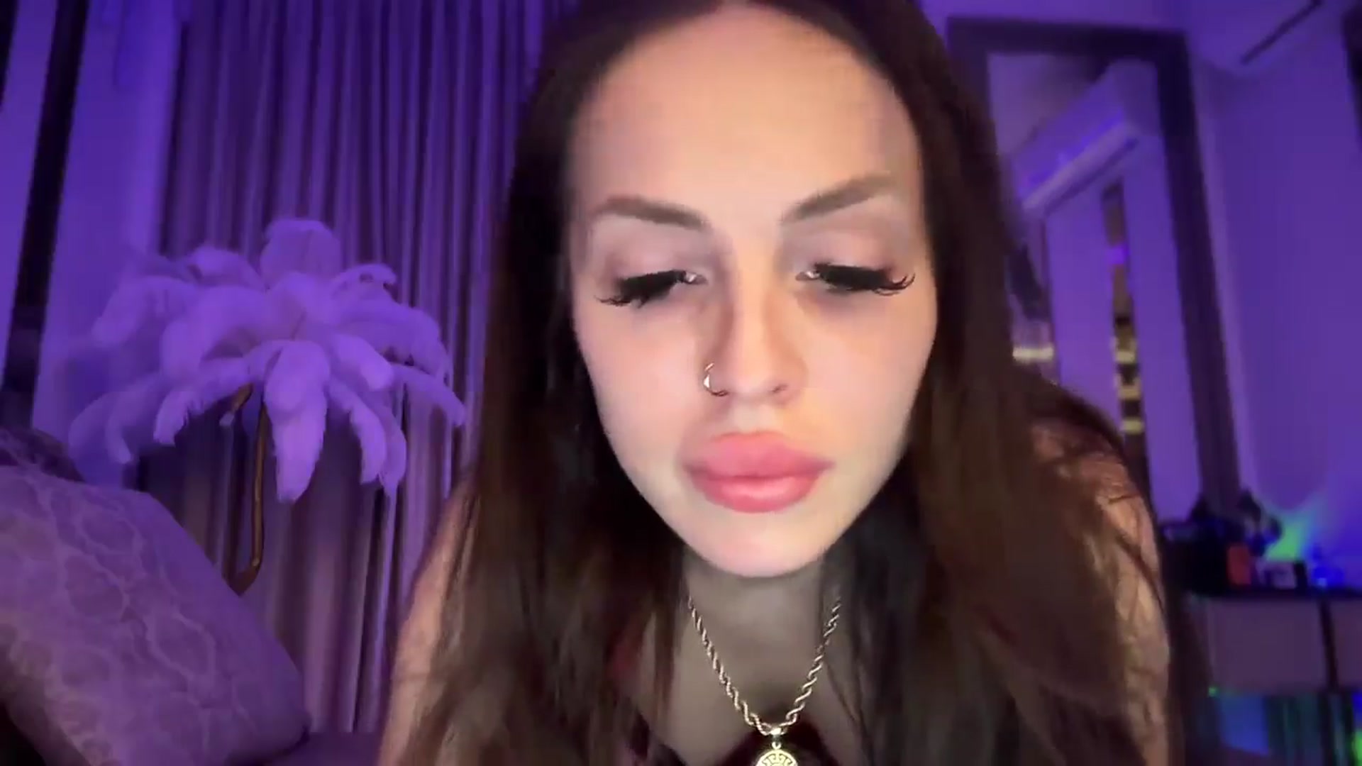 Gallery image thumbnail from UGLYGIRL_'s myfreecams stream on, 12/04/2024, 23:44 image 2 of 20