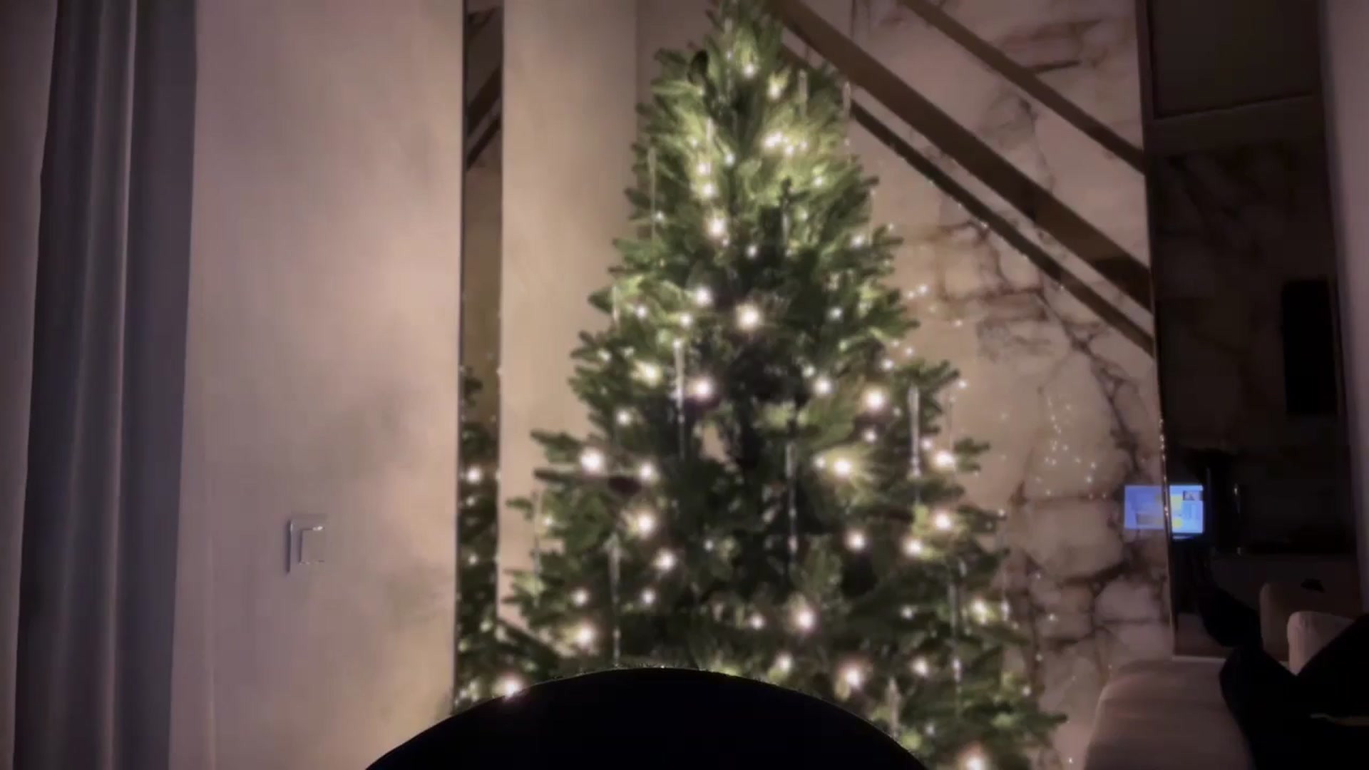 Gallery image thumbnail from UGLYGIRL_'s myfreecams stream on, 12/08/2024, 22:41 image 10 of 20