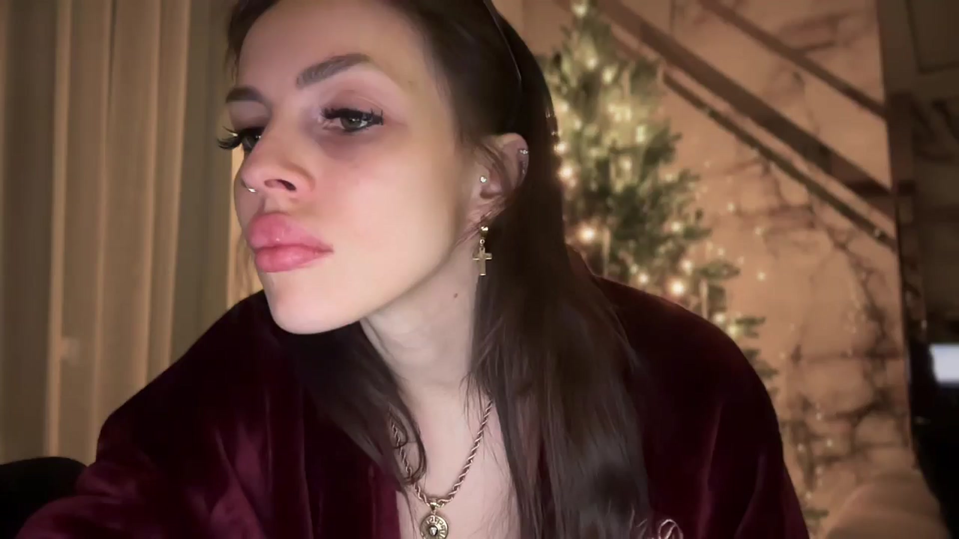 Gallery image thumbnail from UGLYGIRL_'s myfreecams stream on, 12/10/2024, 19:17 image 8 of 20