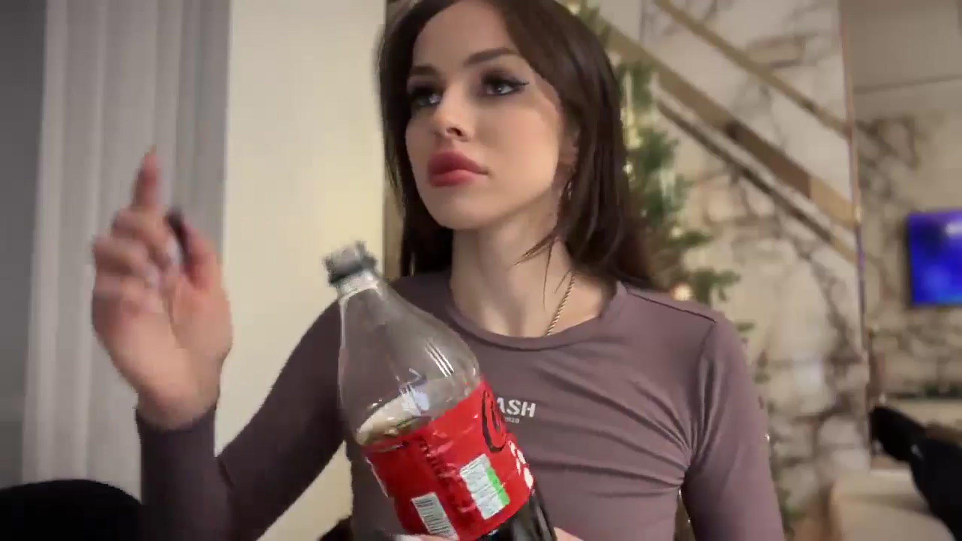 Gallery image thumbnail from UGLYGIRL_'s myfreecams stream on, 12/10/2024, 22:23 image 5 of 20