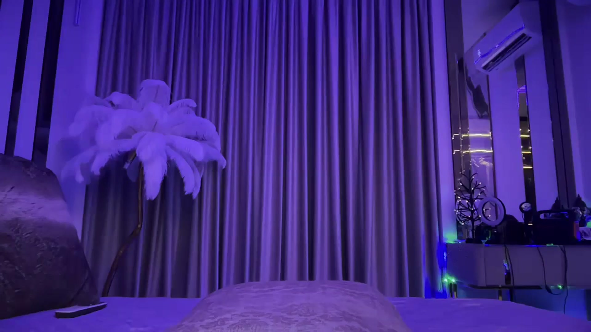 Gallery image thumbnail from UGLYGIRL_'s myfreecams stream on, 12/12/2024, 22:23 image 16 of 20