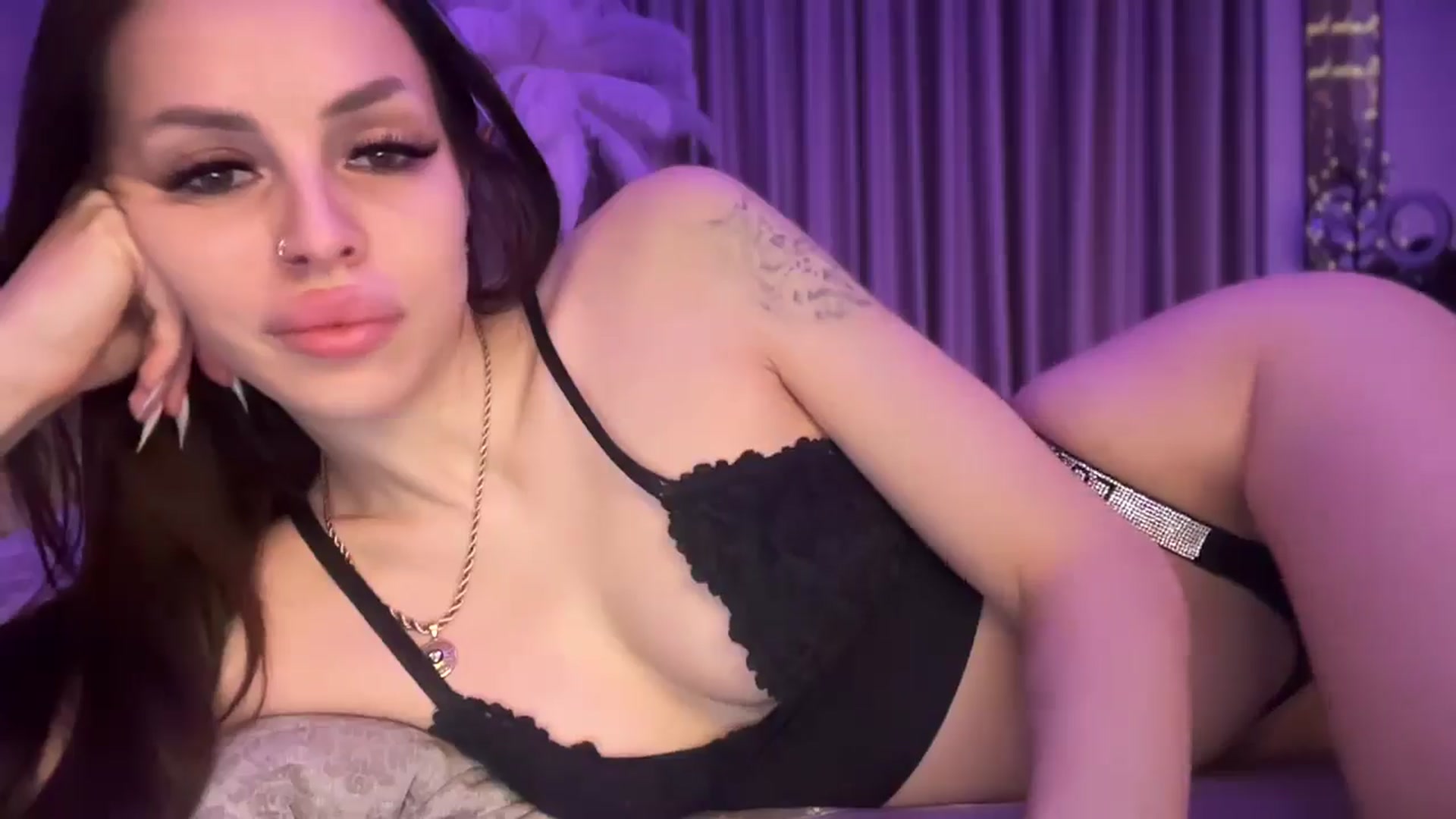 Gallery image thumbnail from UGLYGIRL_'s myfreecams stream on, 12/13/2024, 02:54 image 5 of 20