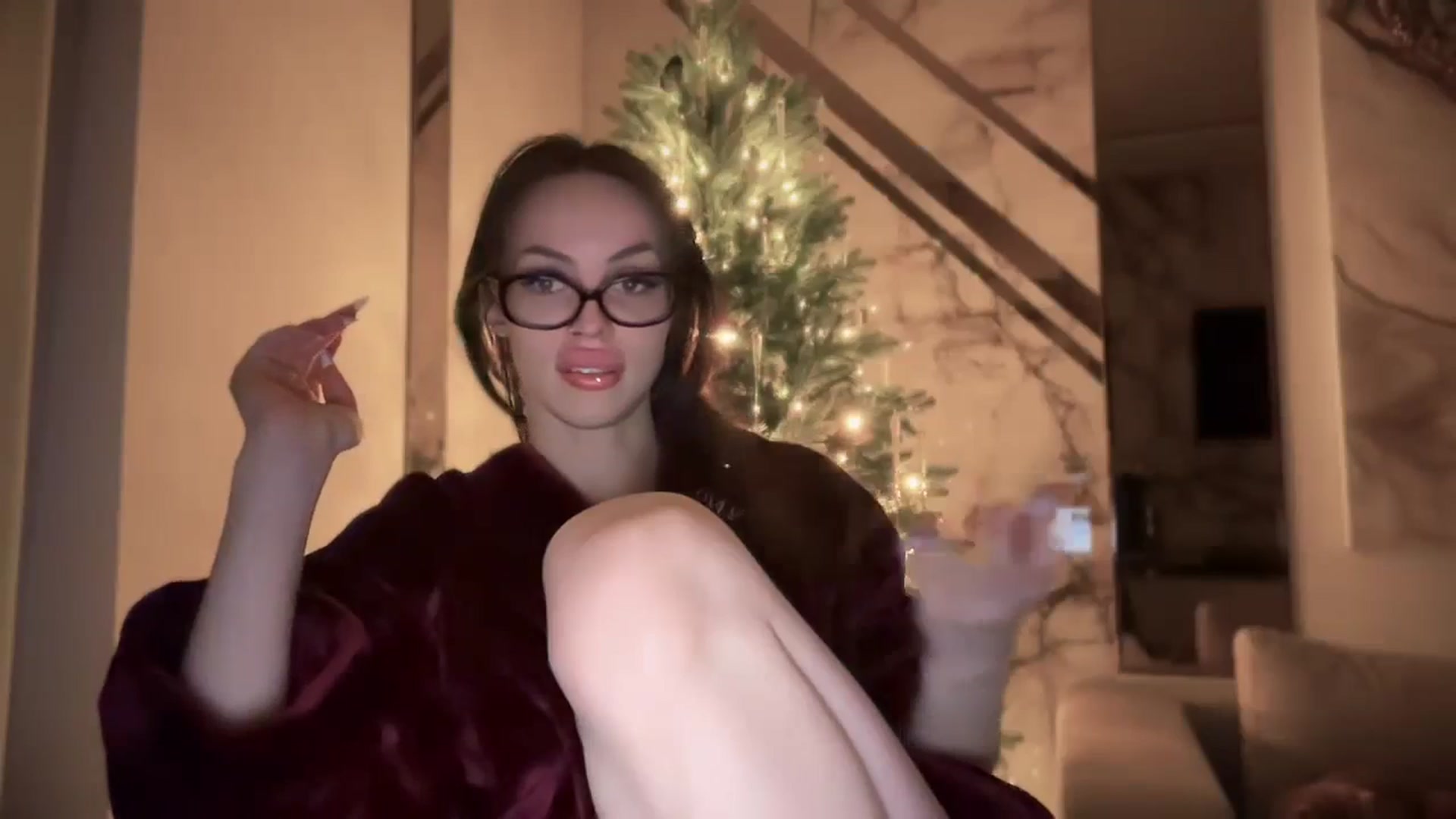 Gallery image thumbnail from UGLYGIRL_'s myfreecams stream on, 12/13/2024, 22:23 image 3 of 20