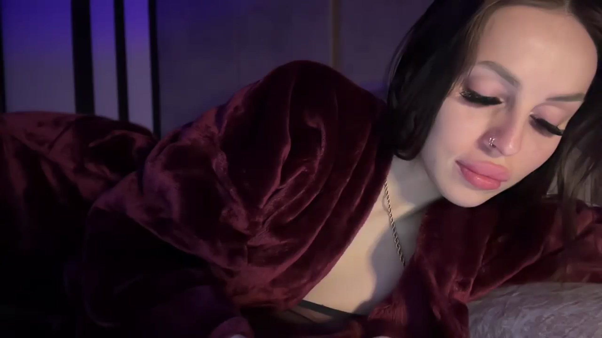 Gallery image thumbnail from UGLYGIRL_'s myfreecams stream on, 12/14/2024, 03:09 image 9 of 20