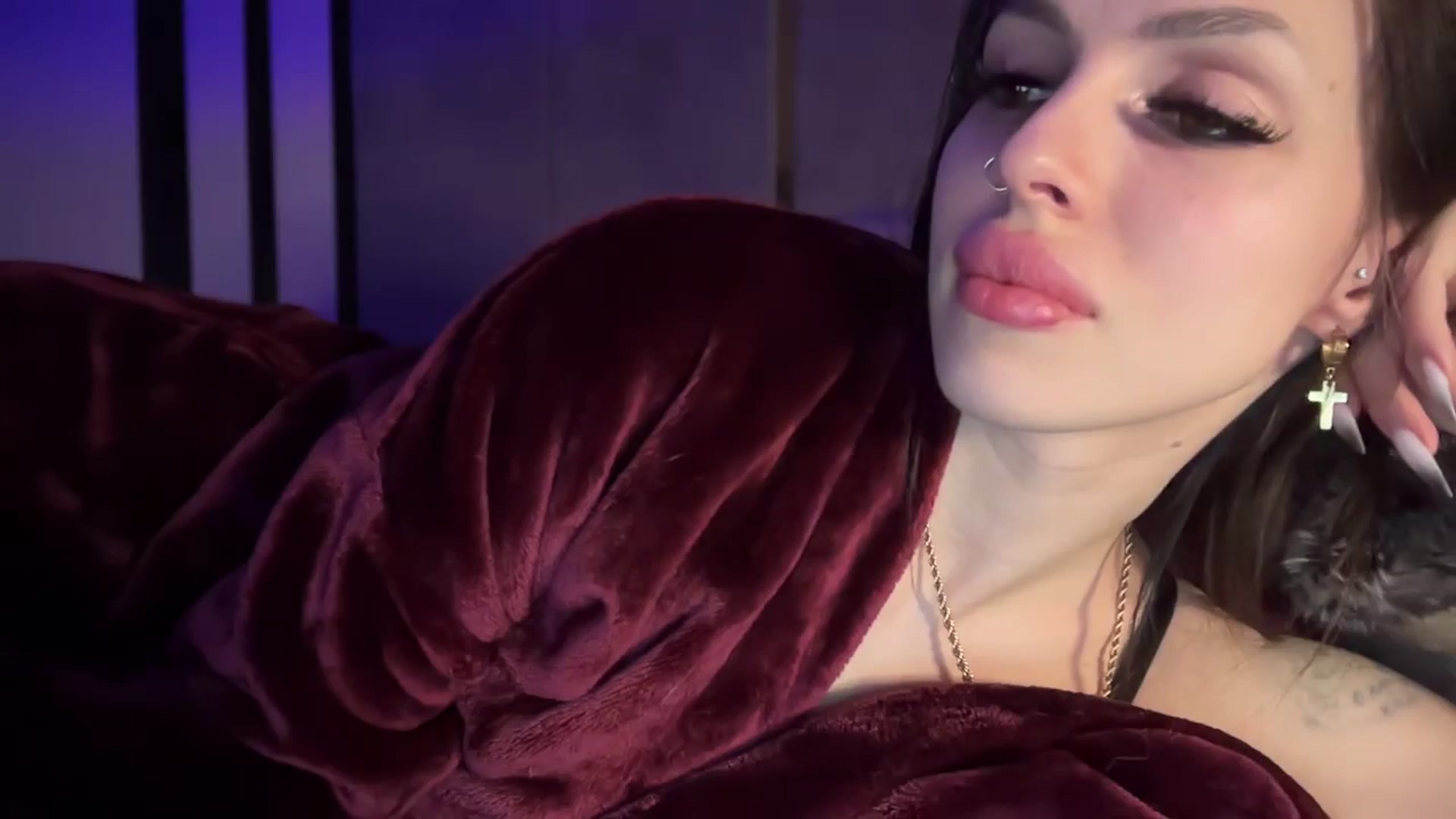 Gallery image thumbnail from UGLYGIRL_'s myfreecams stream on, 12/14/2024, 03:09 image 17 of 20