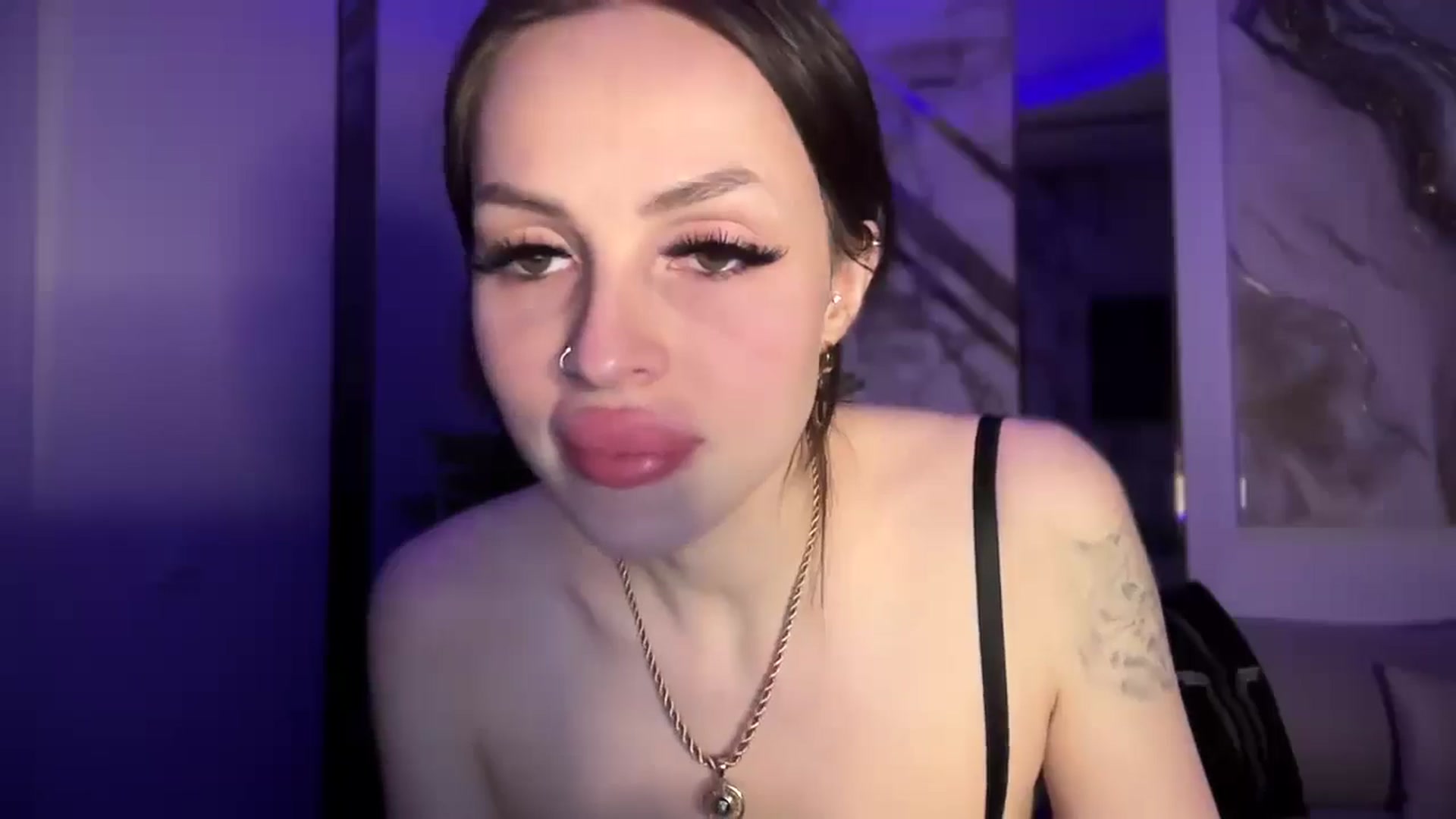 Gallery image thumbnail from UGLYGIRL_'s myfreecams stream on, 12/14/2024, 03:09 image 5 of 20