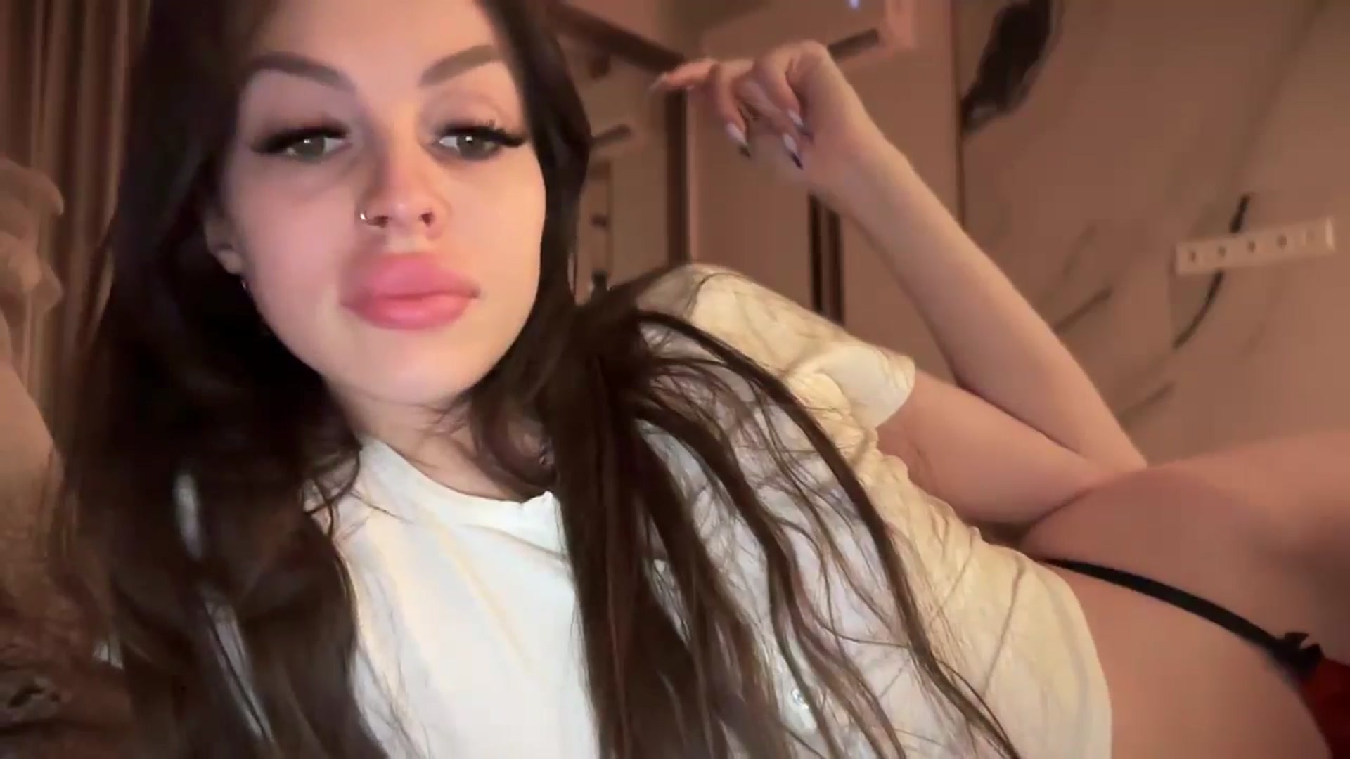 Gallery image thumbnail from UGLYGIRL_'s myfreecams stream on, 12/14/2024, 21:05 image 12 of 20