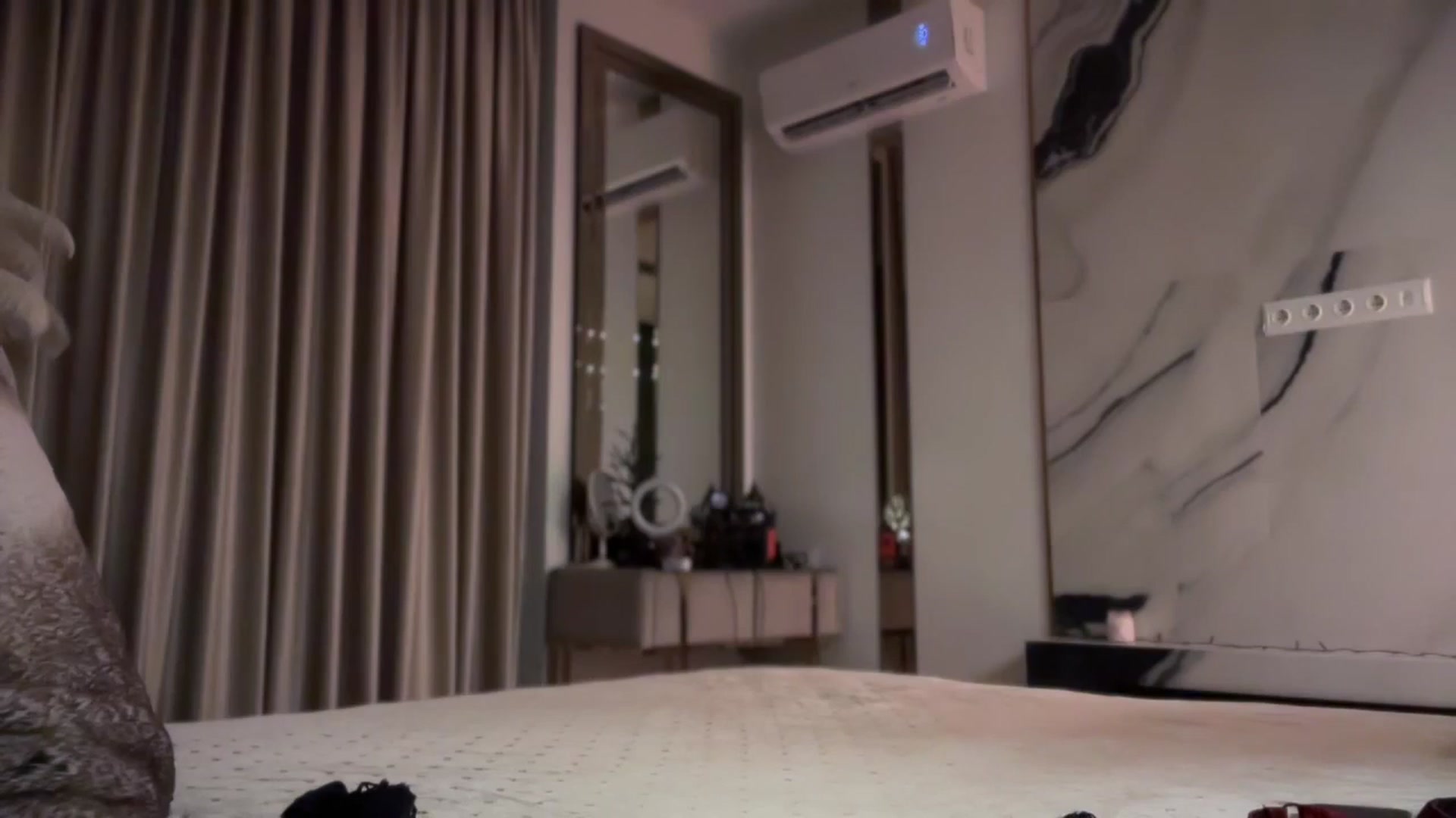 Gallery image thumbnail from UGLYGIRL_'s myfreecams stream on, 12/14/2024, 21:05 image 2 of 20