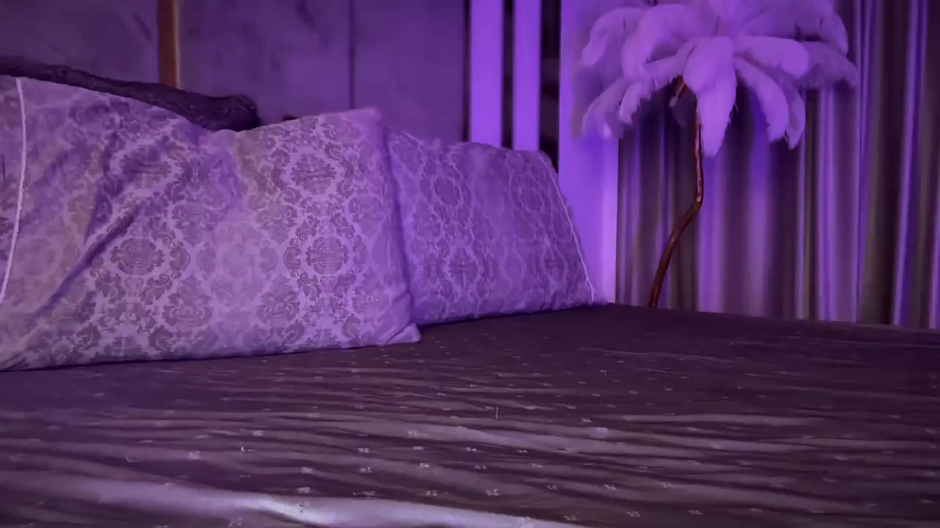 Gallery image thumbnail from UGLYGIRL_'s myfreecams stream on, 12/17/2024, 21:13 image 5 of 20