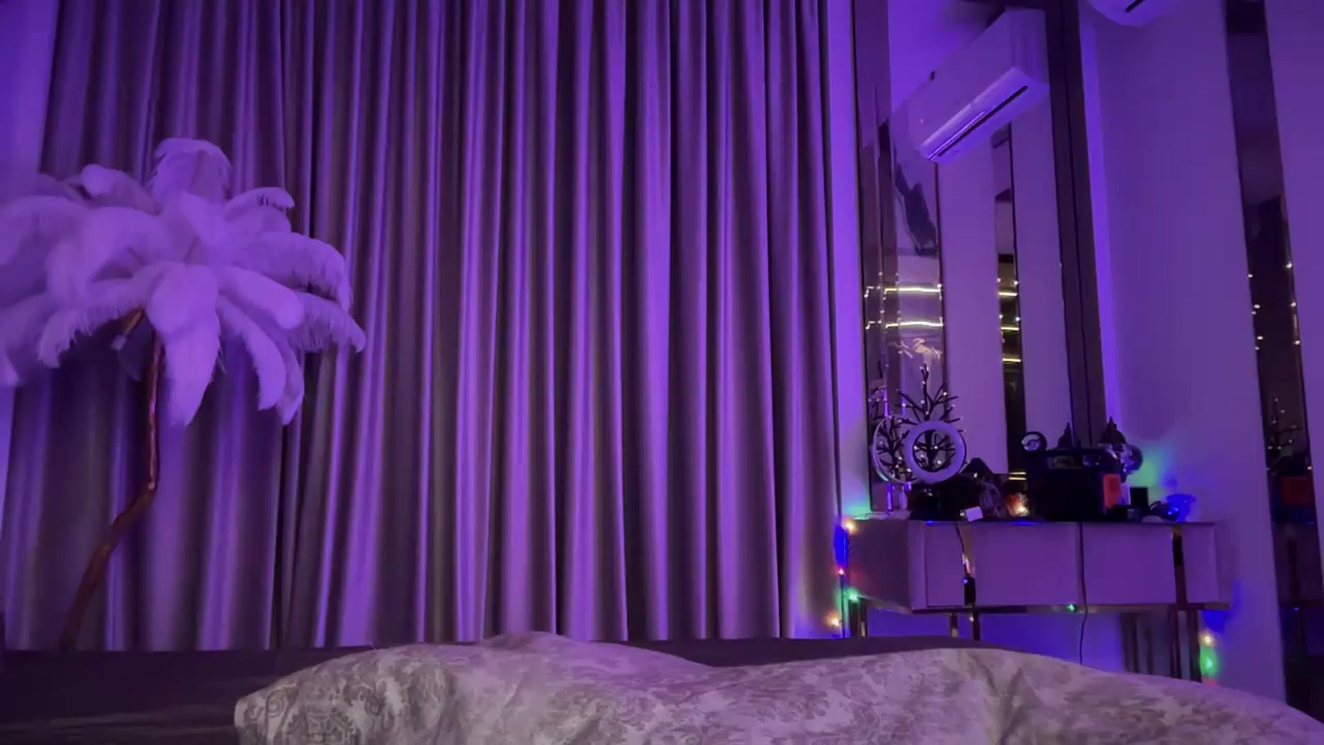 Gallery image thumbnail from UGLYGIRL_'s myfreecams stream on, 12/19/2024, 24:40 image 20 of 20