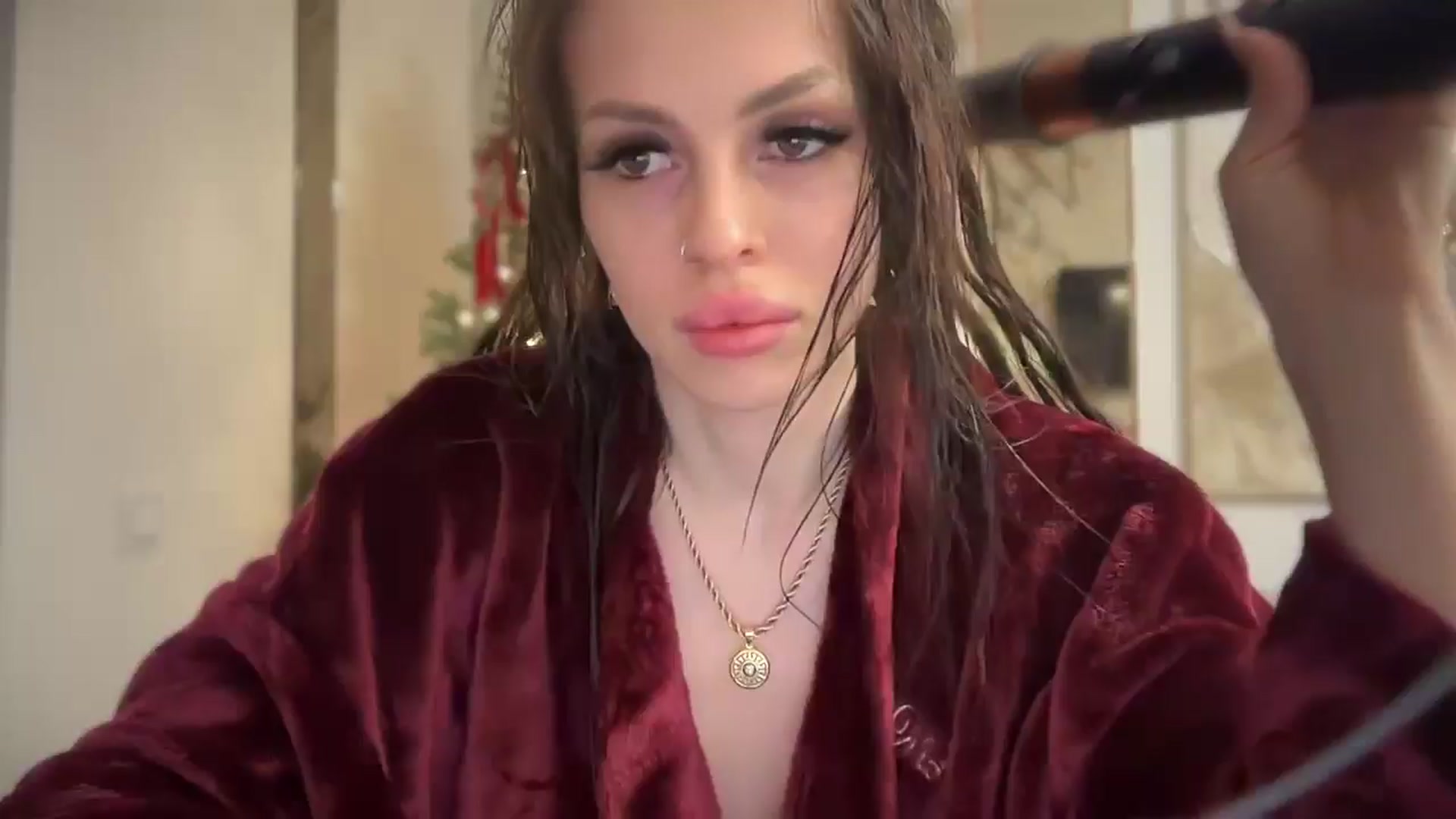 Gallery image thumbnail from UGLYGIRL_'s myfreecams stream on, 12/19/2024, 21:44 image 11 of 20