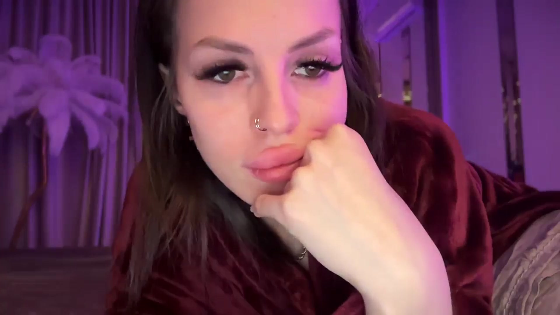 Gallery image thumbnail from UGLYGIRL_'s myfreecams stream on, 12/19/2024, 21:44 image 6 of 20