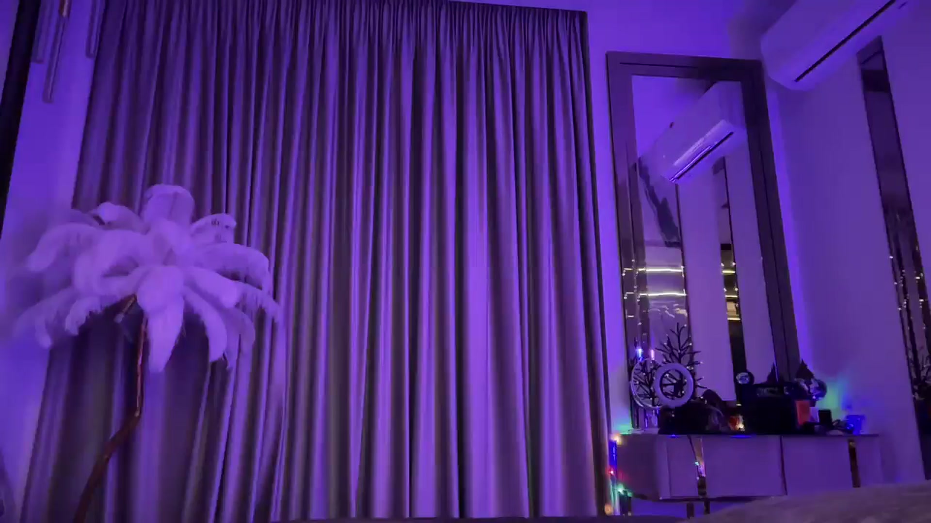Gallery image thumbnail from UGLYGIRL_'s myfreecams stream on, 12/19/2024, 21:44 image 4 of 20