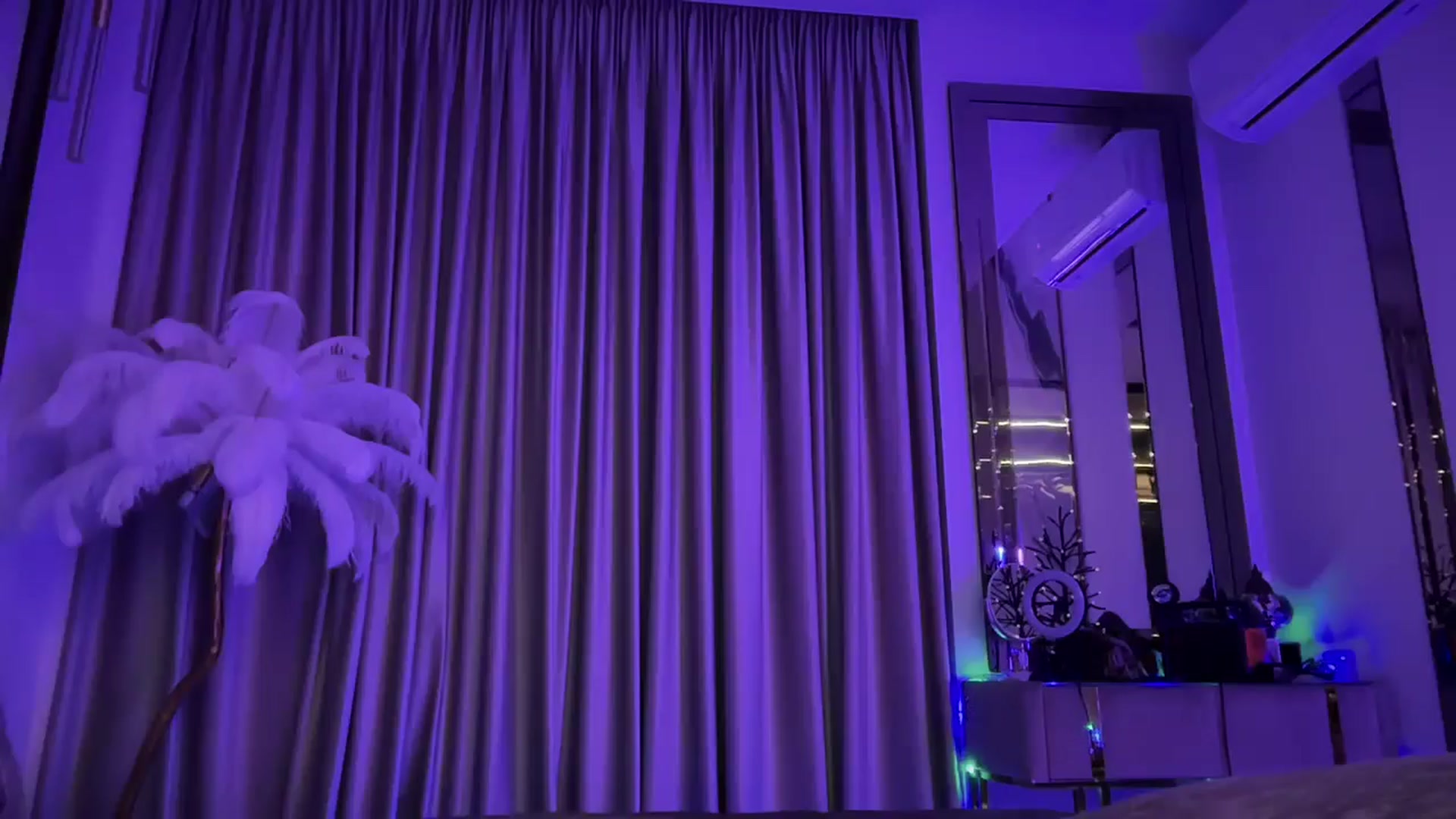 Gallery image thumbnail from UGLYGIRL_'s myfreecams stream on, 12/19/2024, 21:44 image 5 of 20