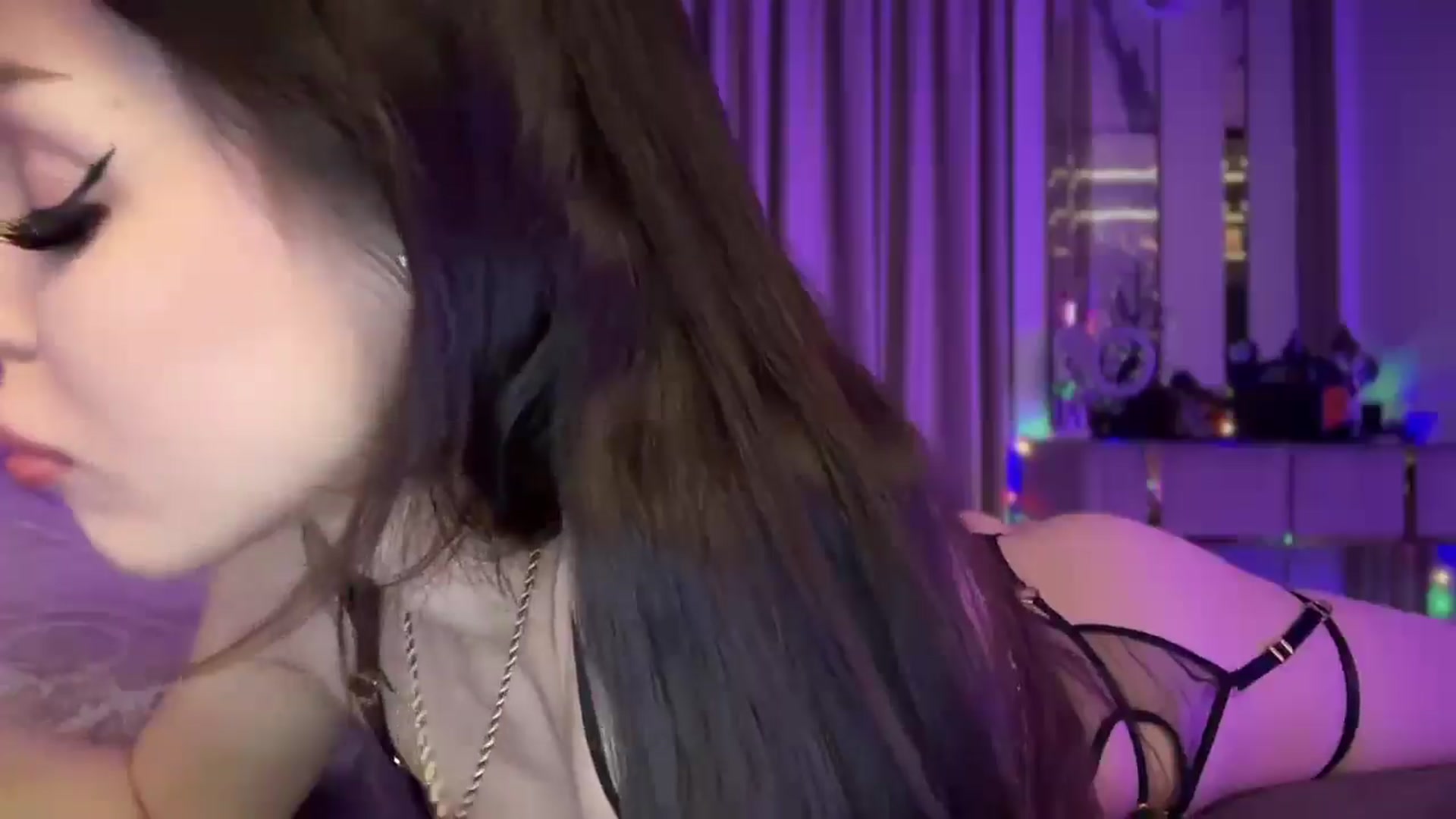 Gallery image thumbnail from UGLYGIRL_'s myfreecams stream on, 12/20/2024, 02:56 image 3 of 20