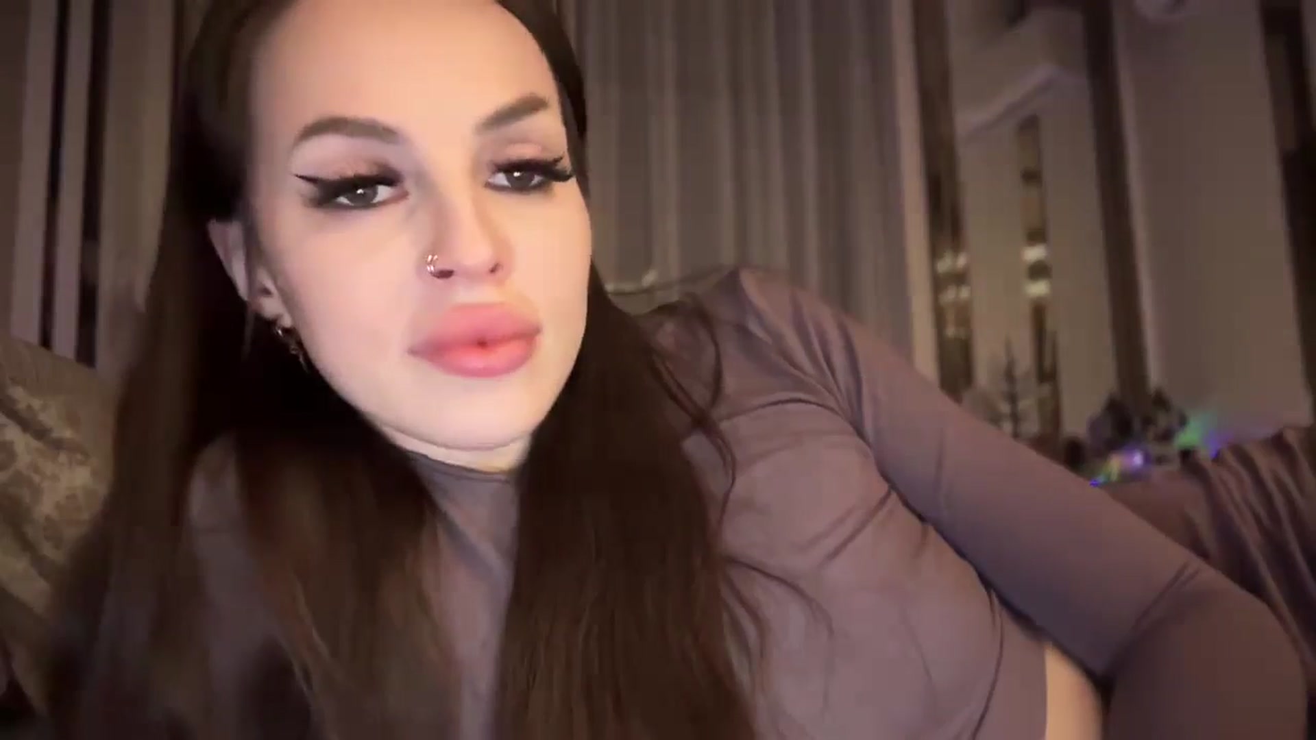 Gallery image thumbnail from UGLYGIRL_'s myfreecams stream on, 12/24/2024, 19:56 image 20 of 20