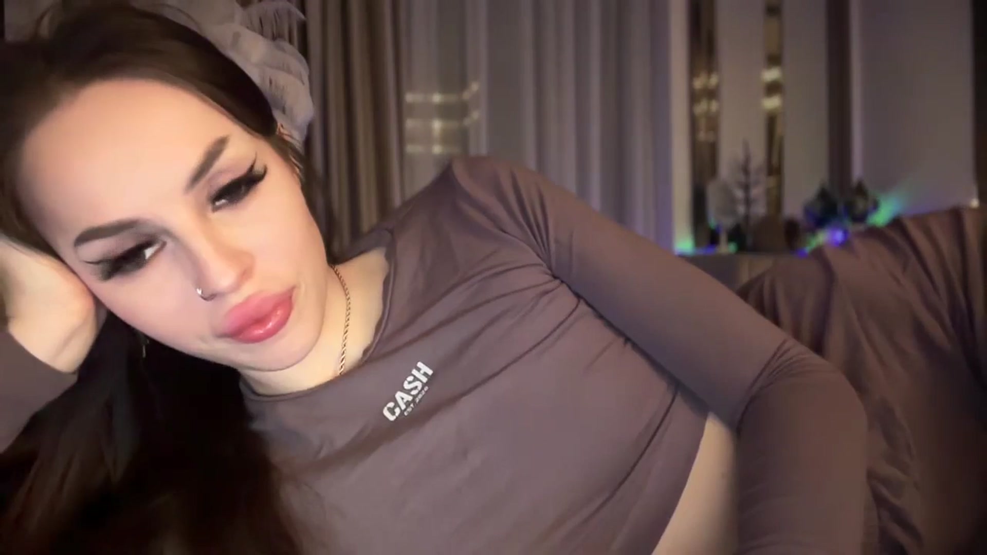 Gallery image thumbnail from UGLYGIRL_'s myfreecams stream on, 12/24/2024, 19:56 image 6 of 20
